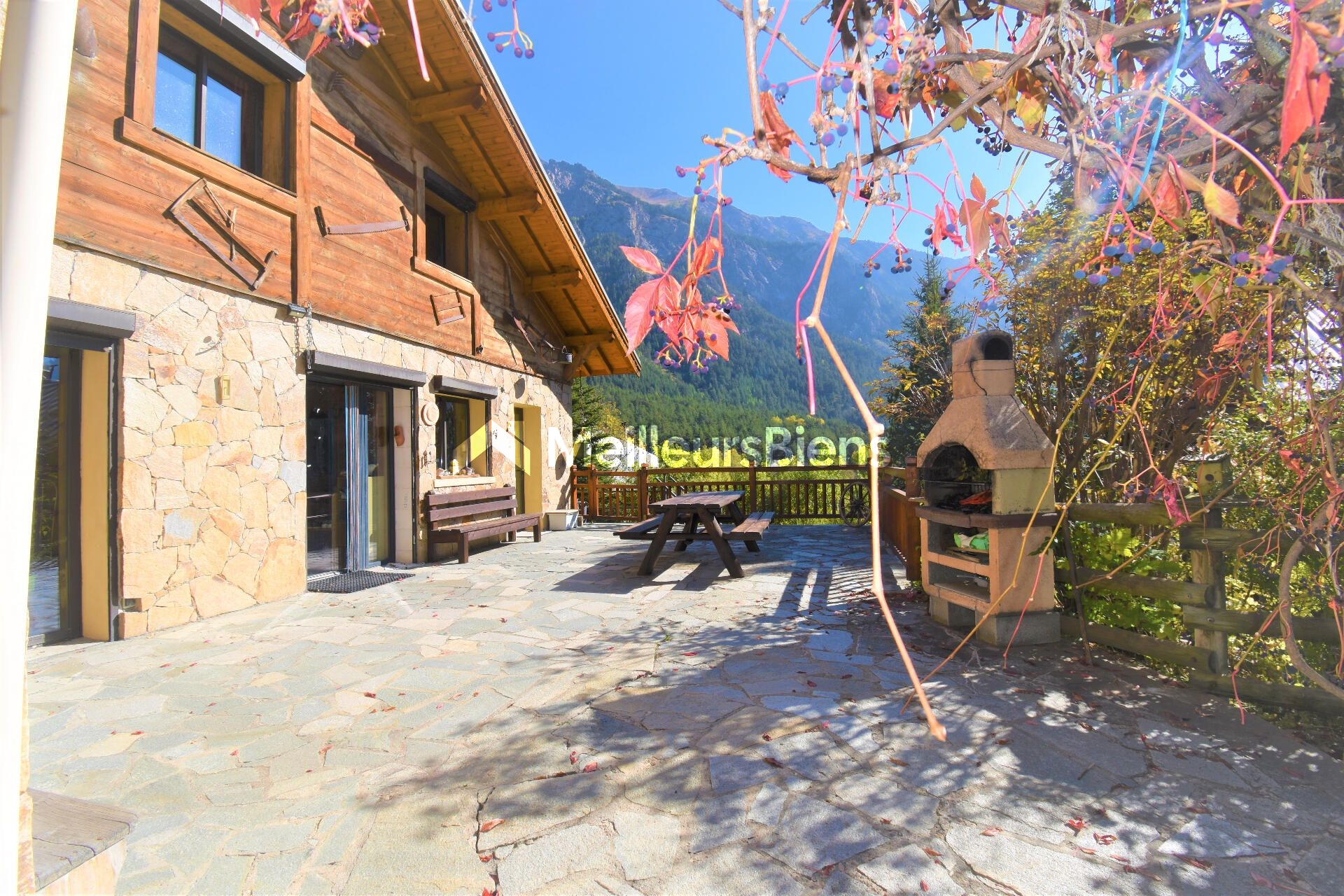 Chalet familial à Val-des-Prés, terrasse, balcon et jardin de 1405 m²