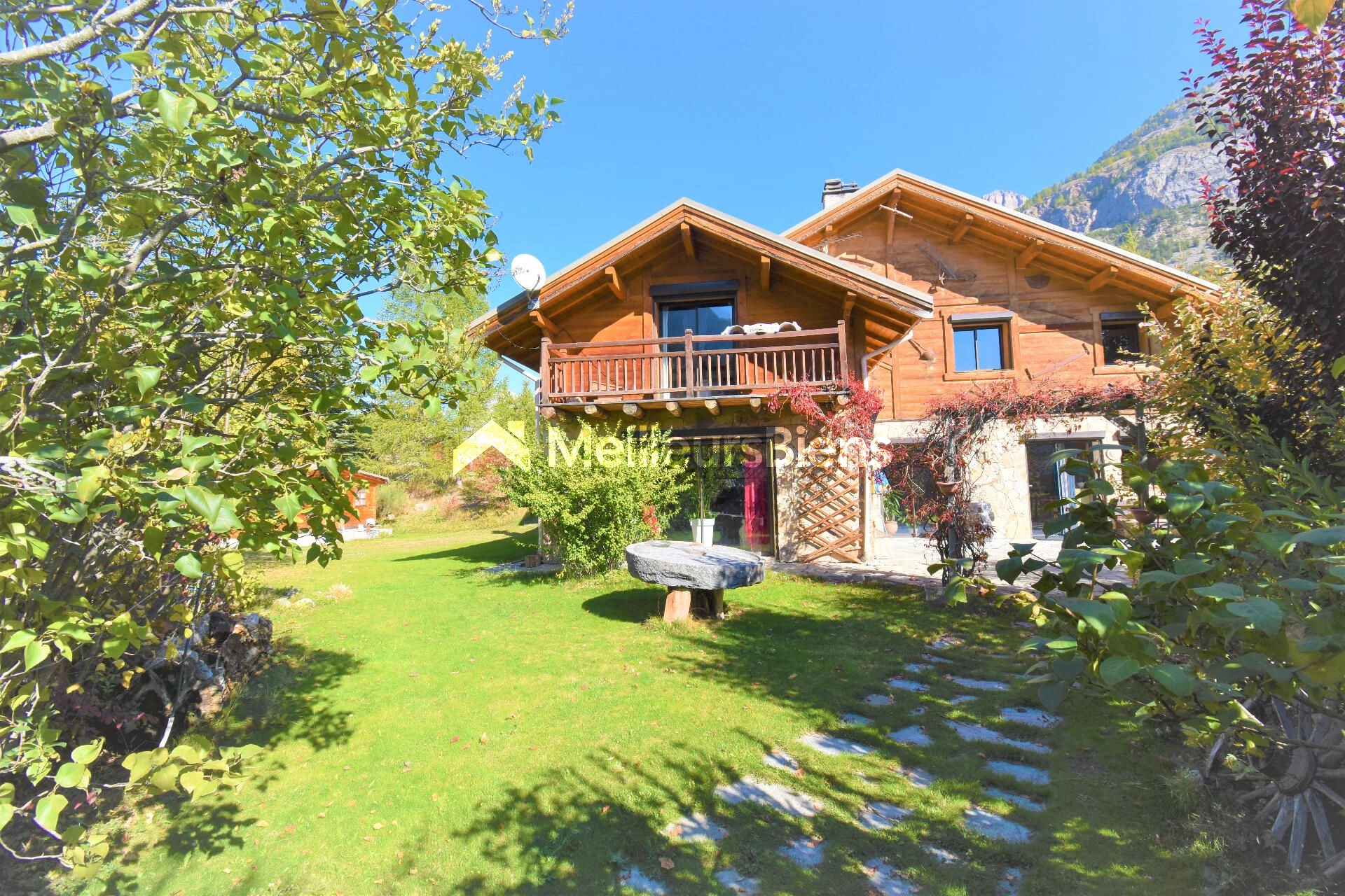 Chalet familial à Val-des-Prés, terrasse, balcon et jardin de 1405 m²