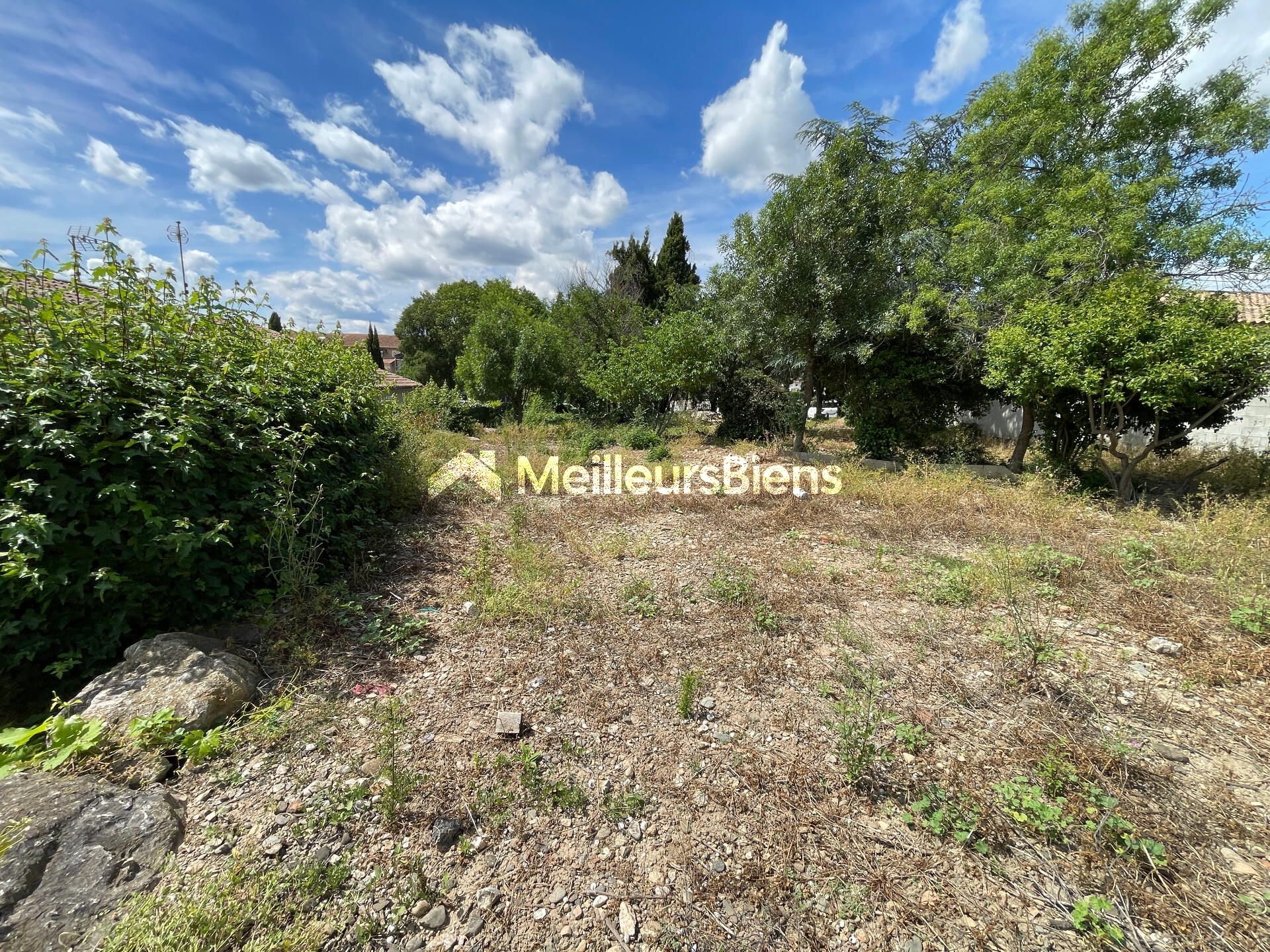 Terrain de 532m2, hors lotissement, viabilisé