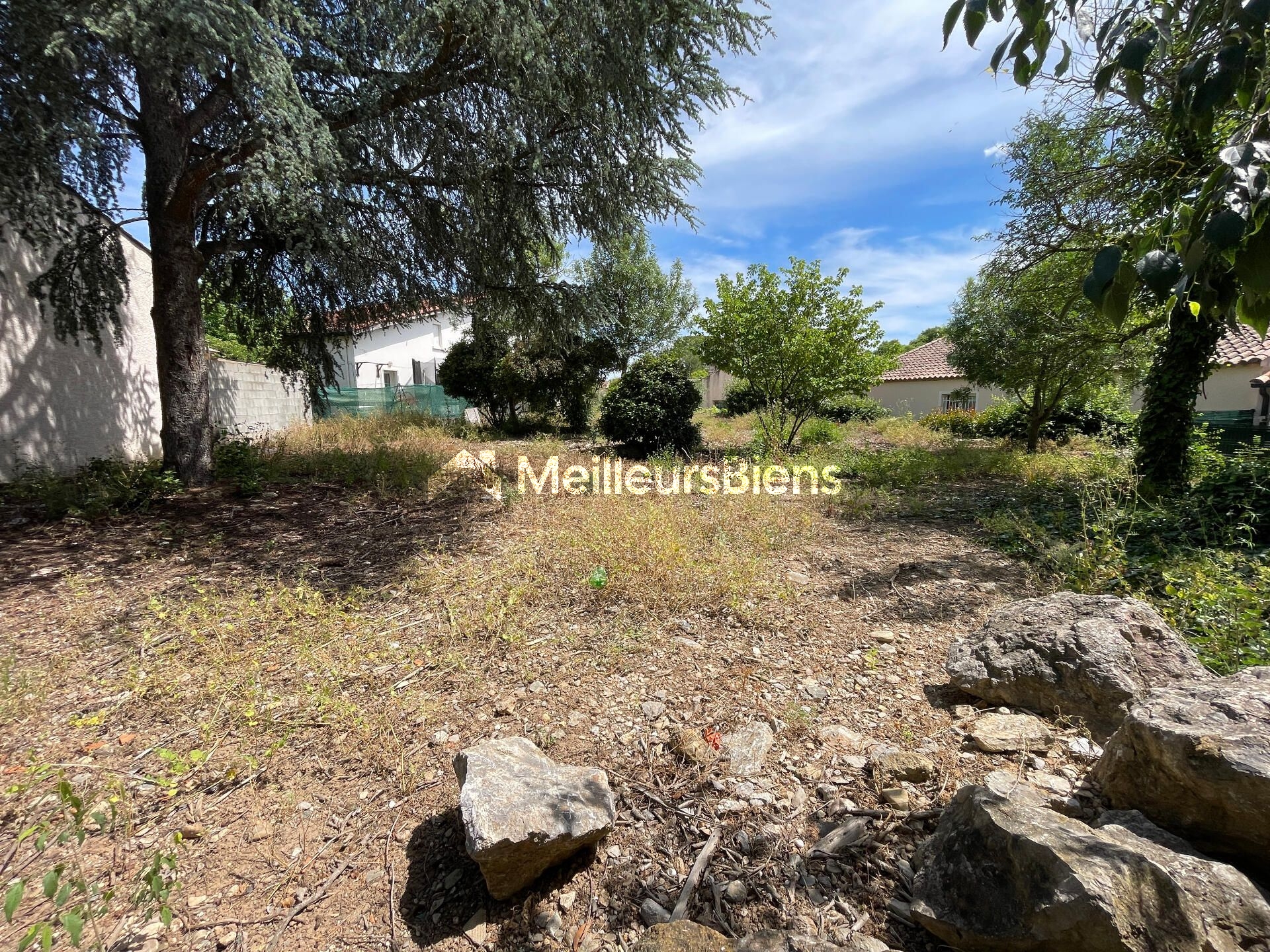 Terrain de 532m2, hors lotissement, viabilisé