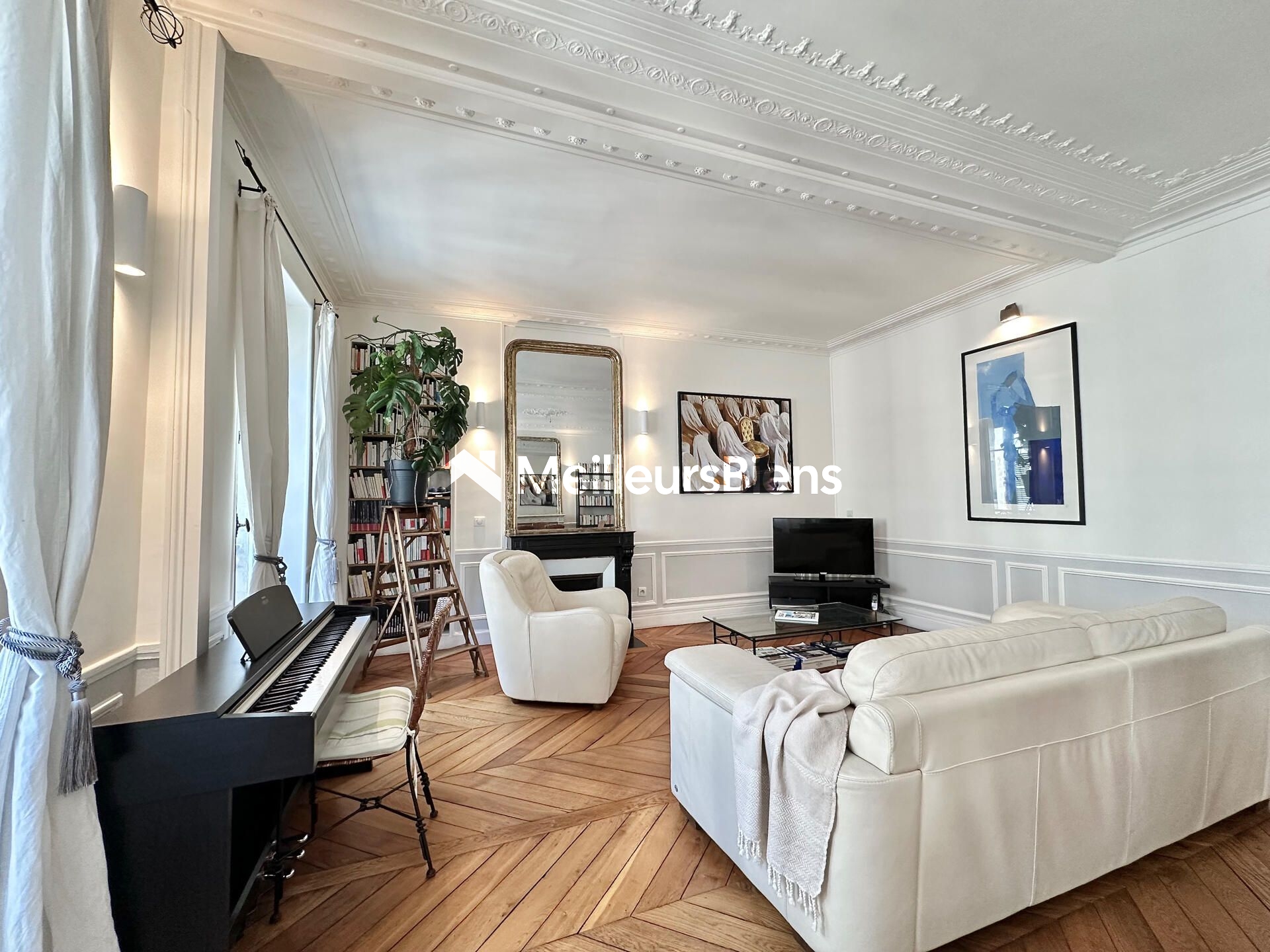 Paris 9e  Rue Richer -Proche Folies Bergères - Appartement Haussmannien de 5 pièces avec 3 chambres, ascenseur