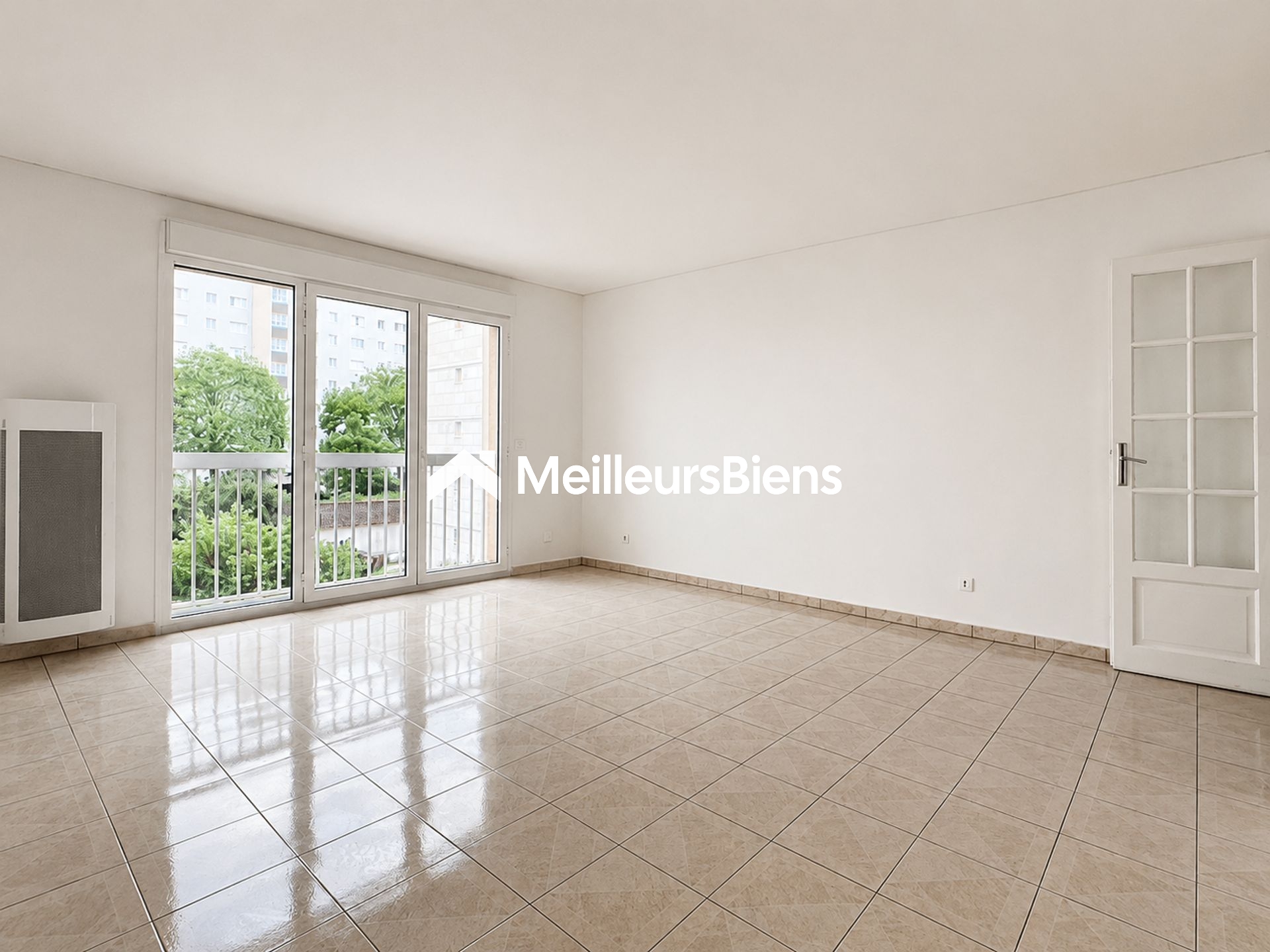 Choisy-le-Roi, Gambetta, grand 2 pièces de 50,68 m² avec balcon, libre et rénové
