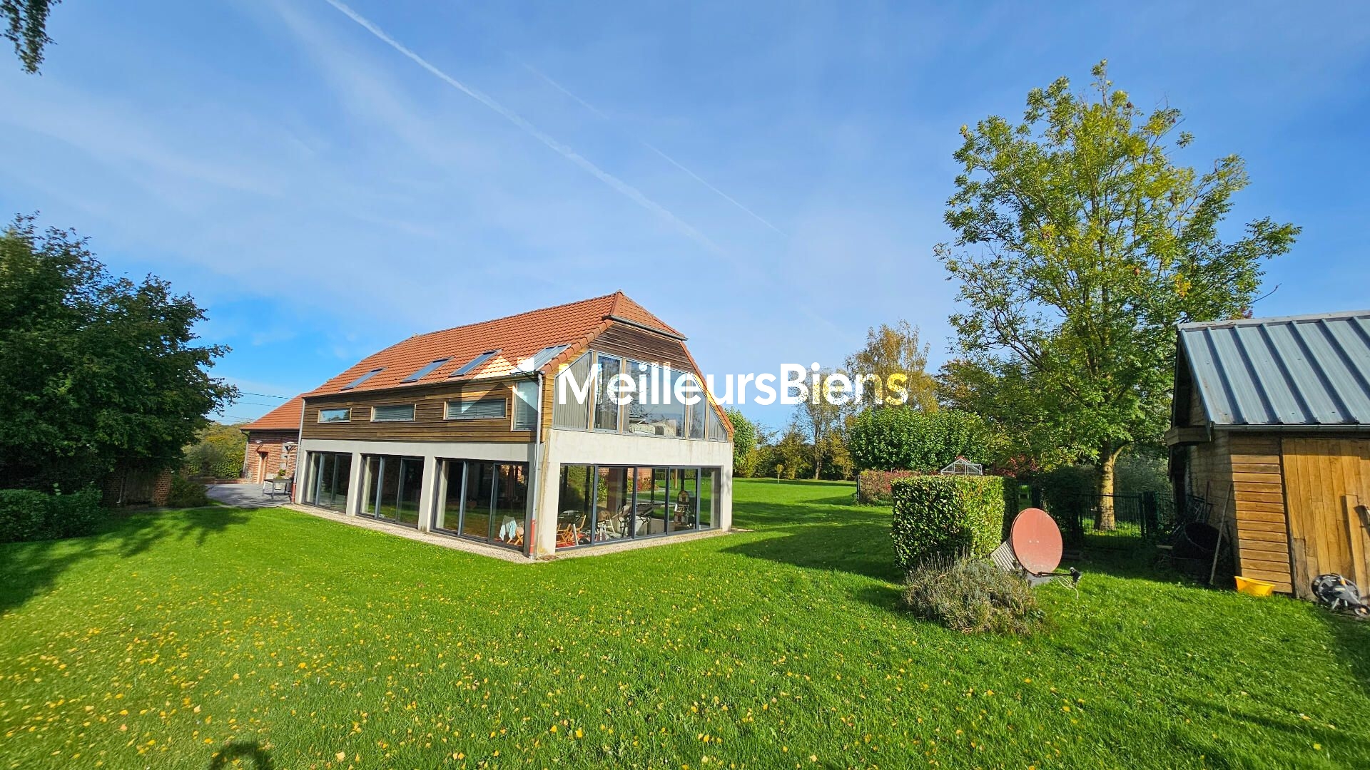 Fermette rénovée 245 m² à Bellignies, terrain de 12 231 m²