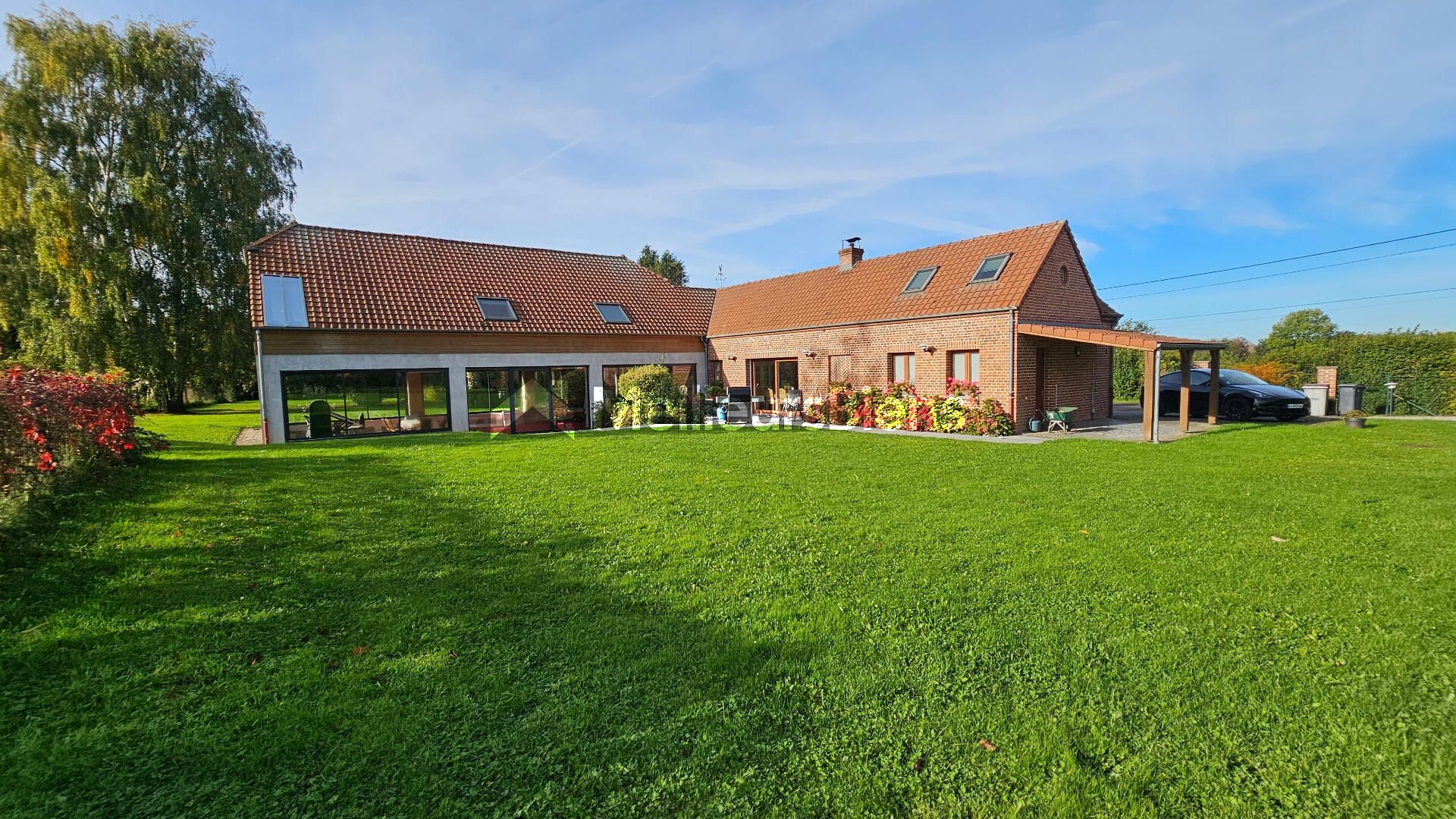 Fermette rénovée 245 m² à Bellignies, terrain de 12 231 m²