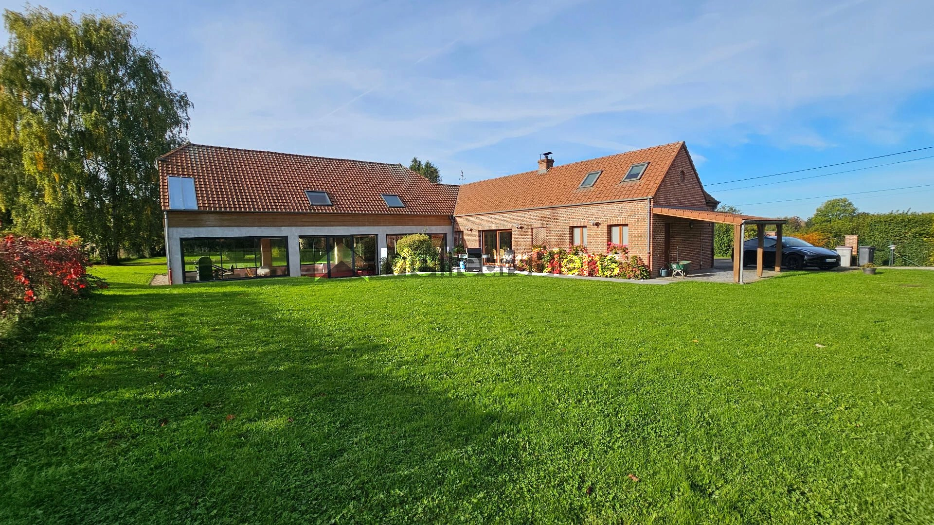 Fermette rénovée 245 m² à Bellignies, terrain de 12 231 m²