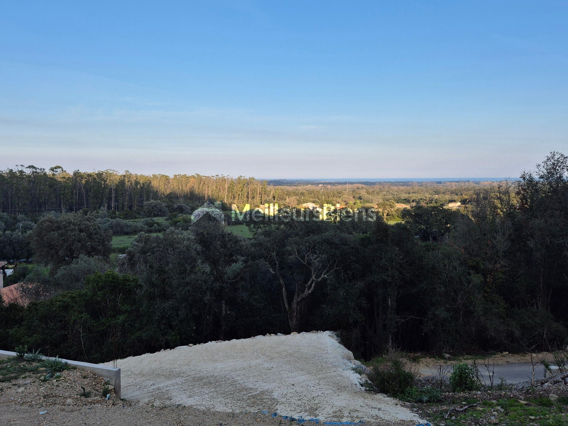 Terrain constructible à vendre de 1500m2