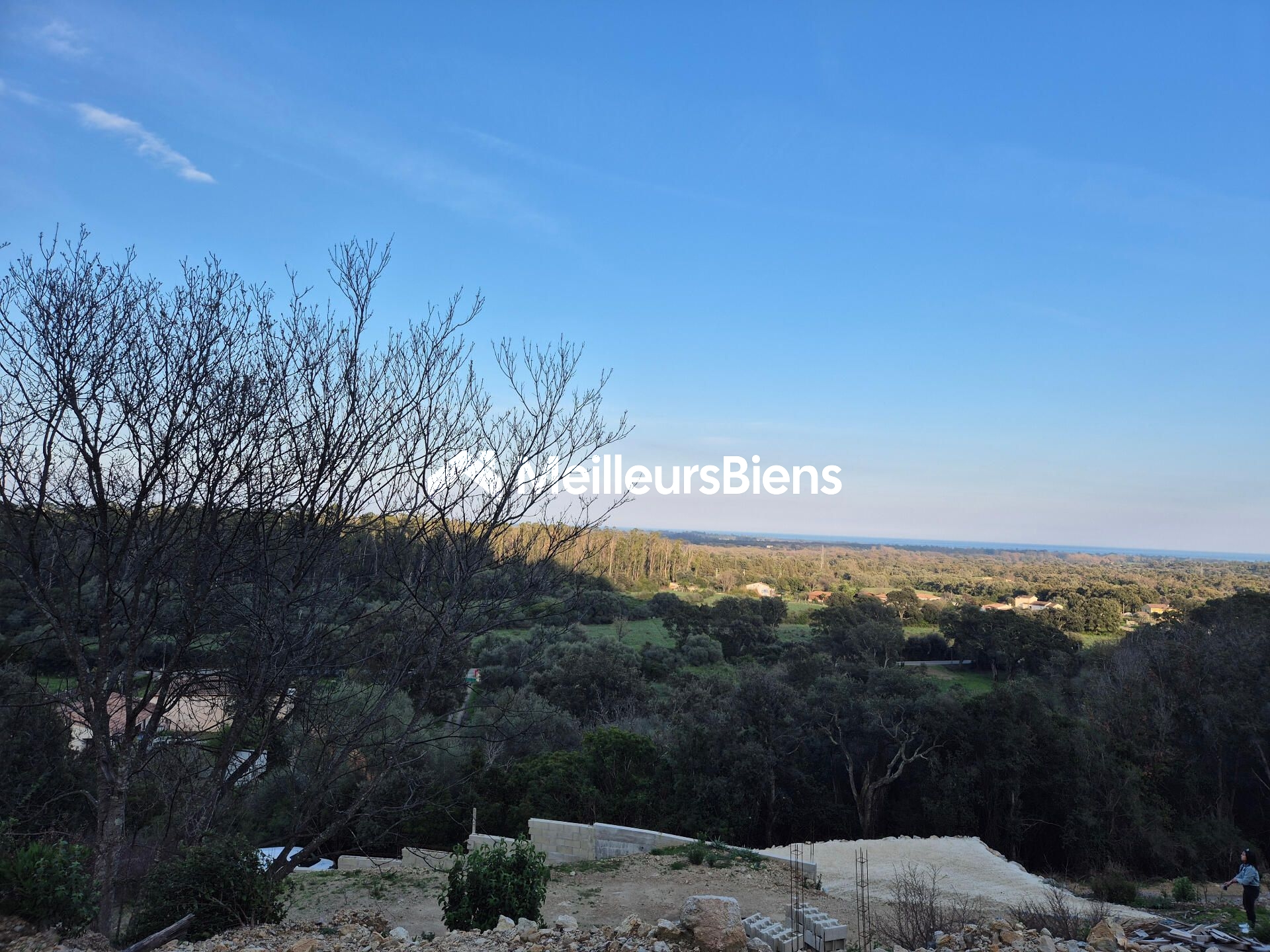 Terrain constructible à vendre de 1500m2