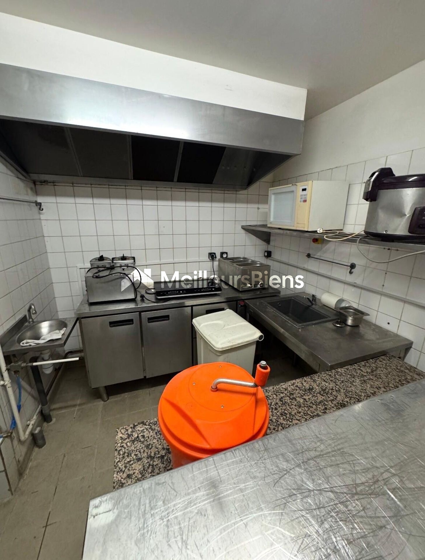 Bail commercial (850€/mois) , Restaurant ou laboratoire de cuisine , secteur Augustins
