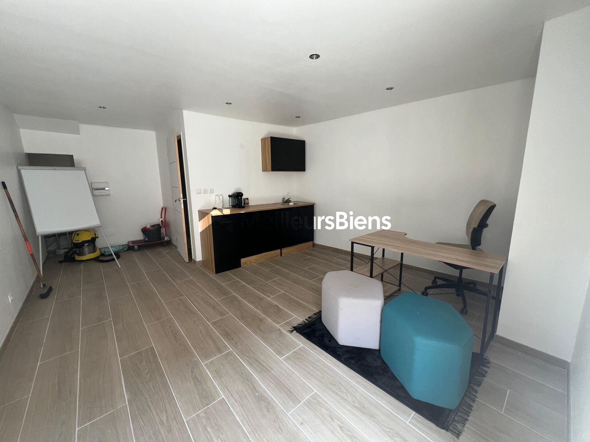 Immeuble de rapport 95 m² à Prades avec local commercial et 2 logements