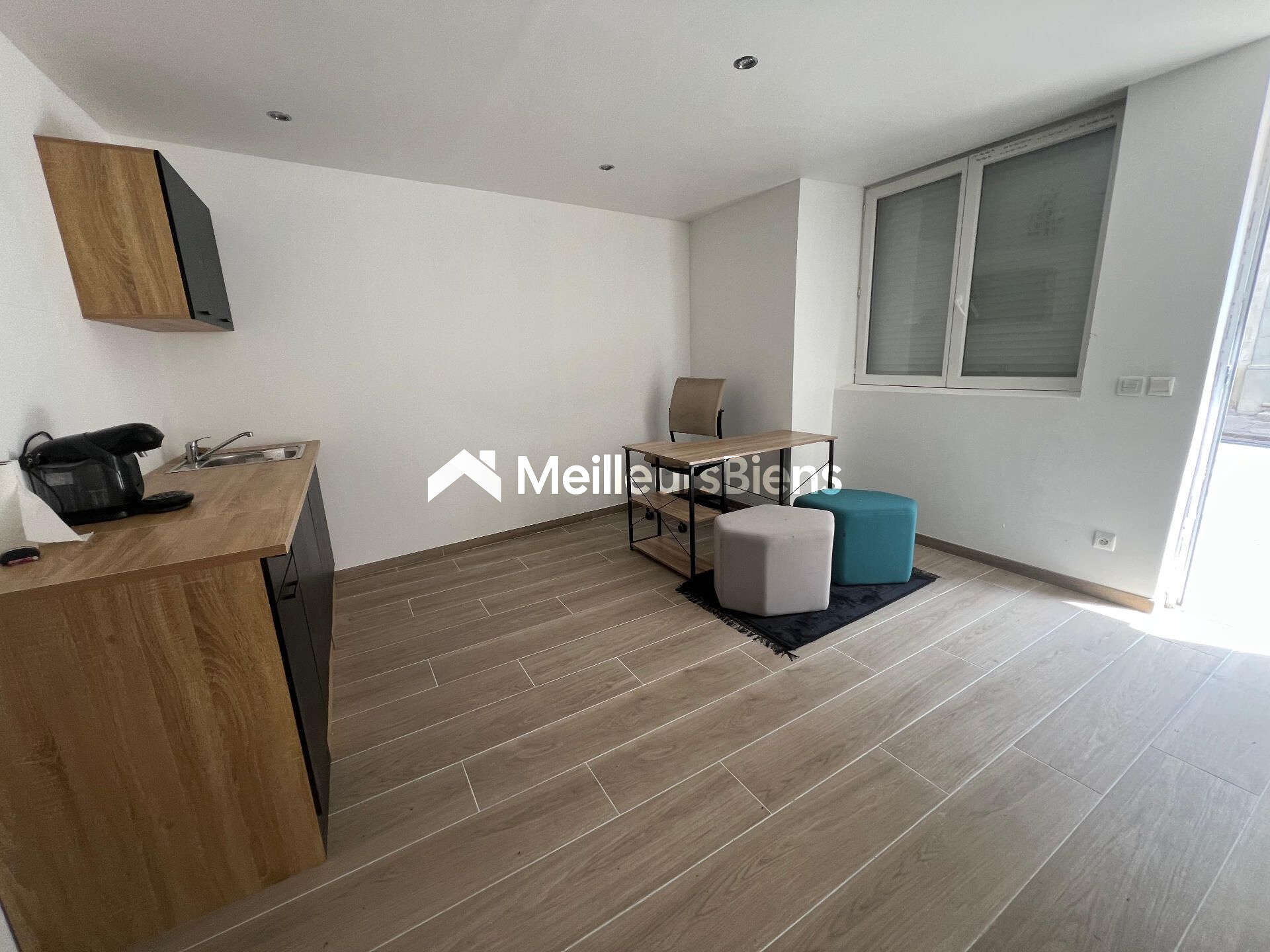 Immeuble de rapport 95 m² à Prades avec local commercial et 2 logements