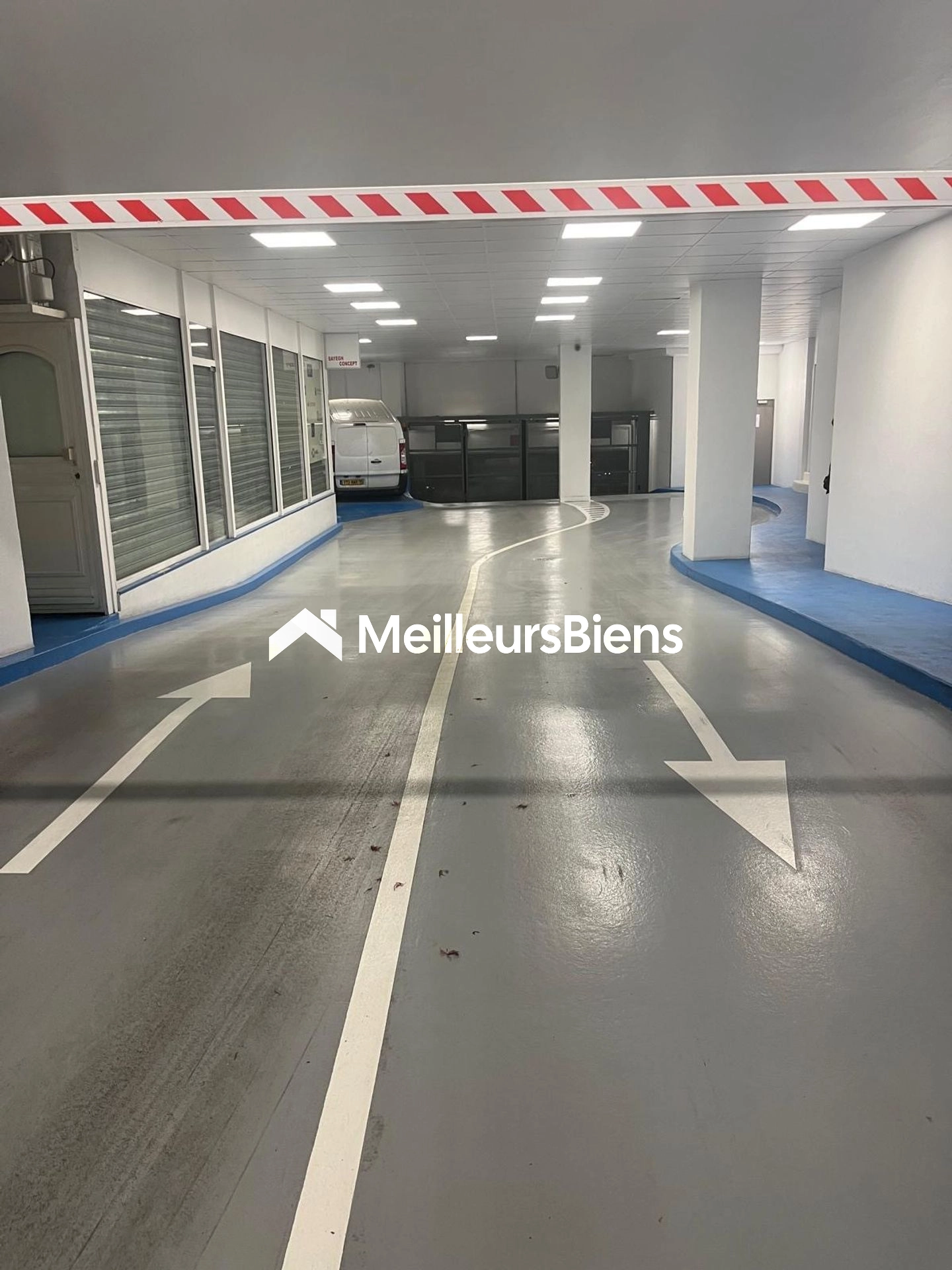 Place de parking rue de la boetie