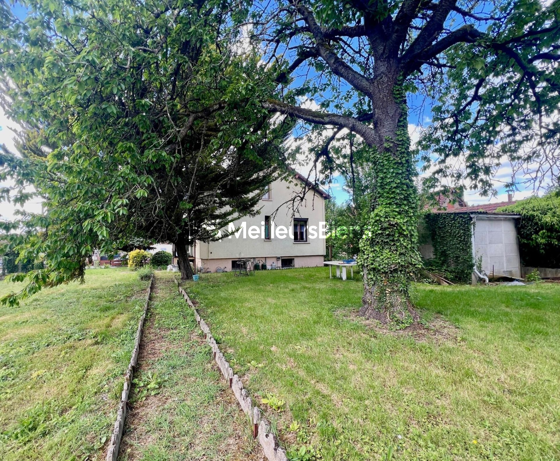 Maison 5 pièces avec sous-sol total et dépendances à Éragny-sur-Epte