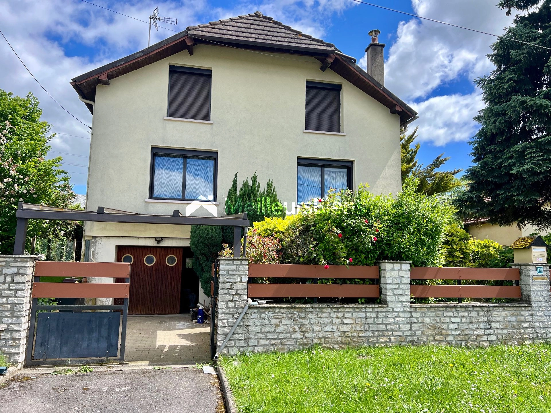 Maison 5 pièces avec sous-sol total et dépendances à Éragny-sur-Epte