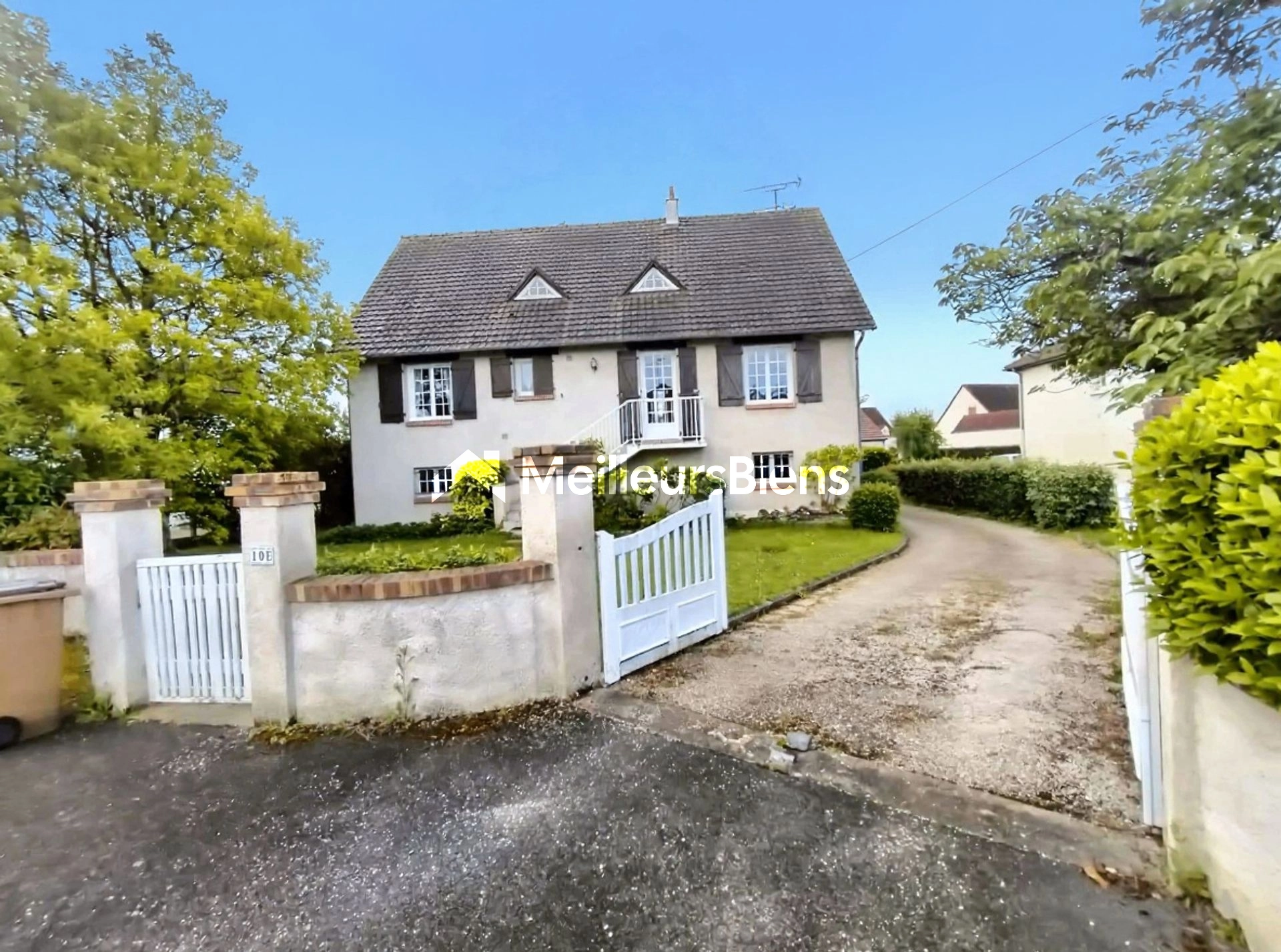 Maison individuelle 141 m² sur sous-sol, terrain de 1013 m²