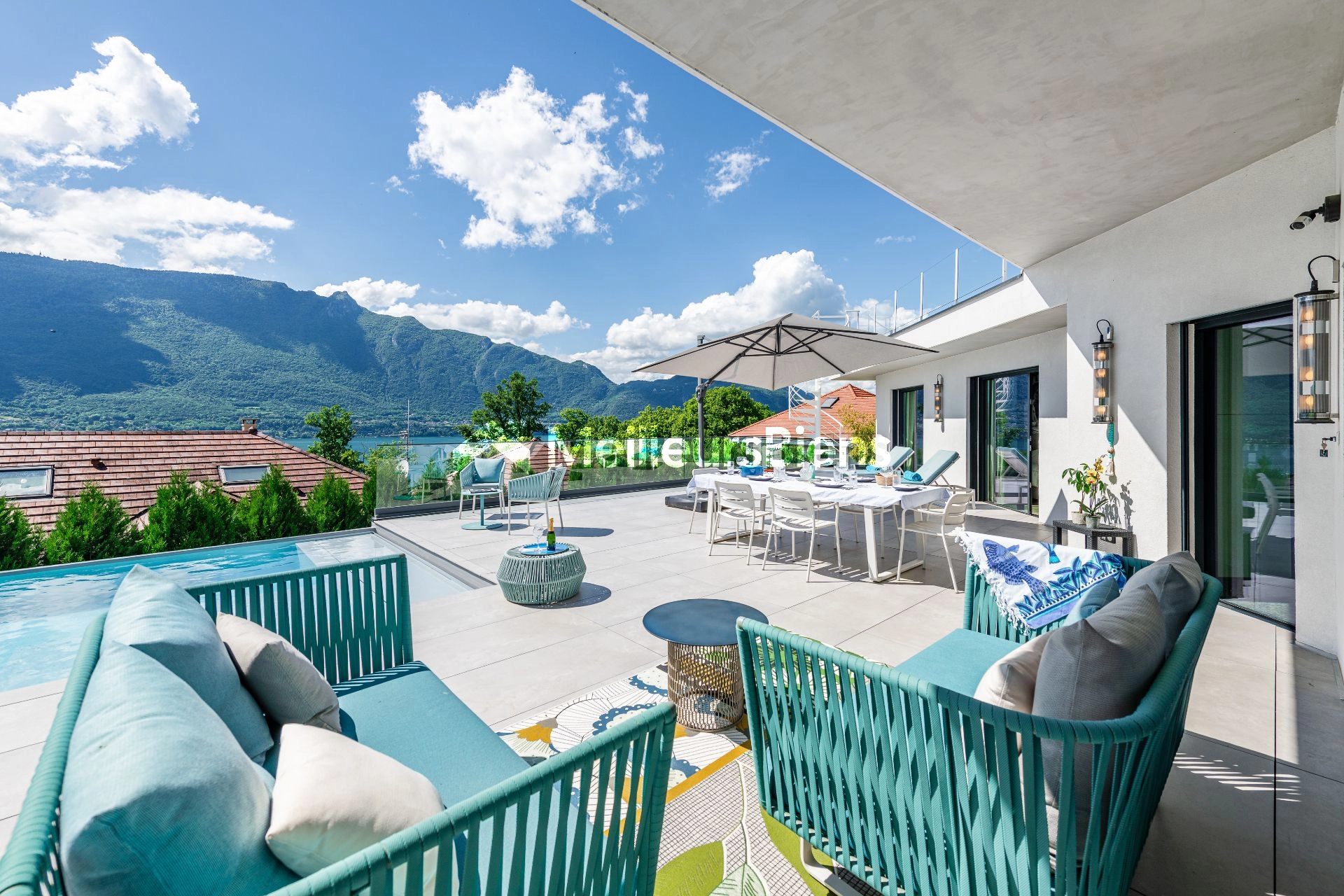 Tresserve — Élégance contemporaine et panorama spectaculaire sur le Lac du Bourget