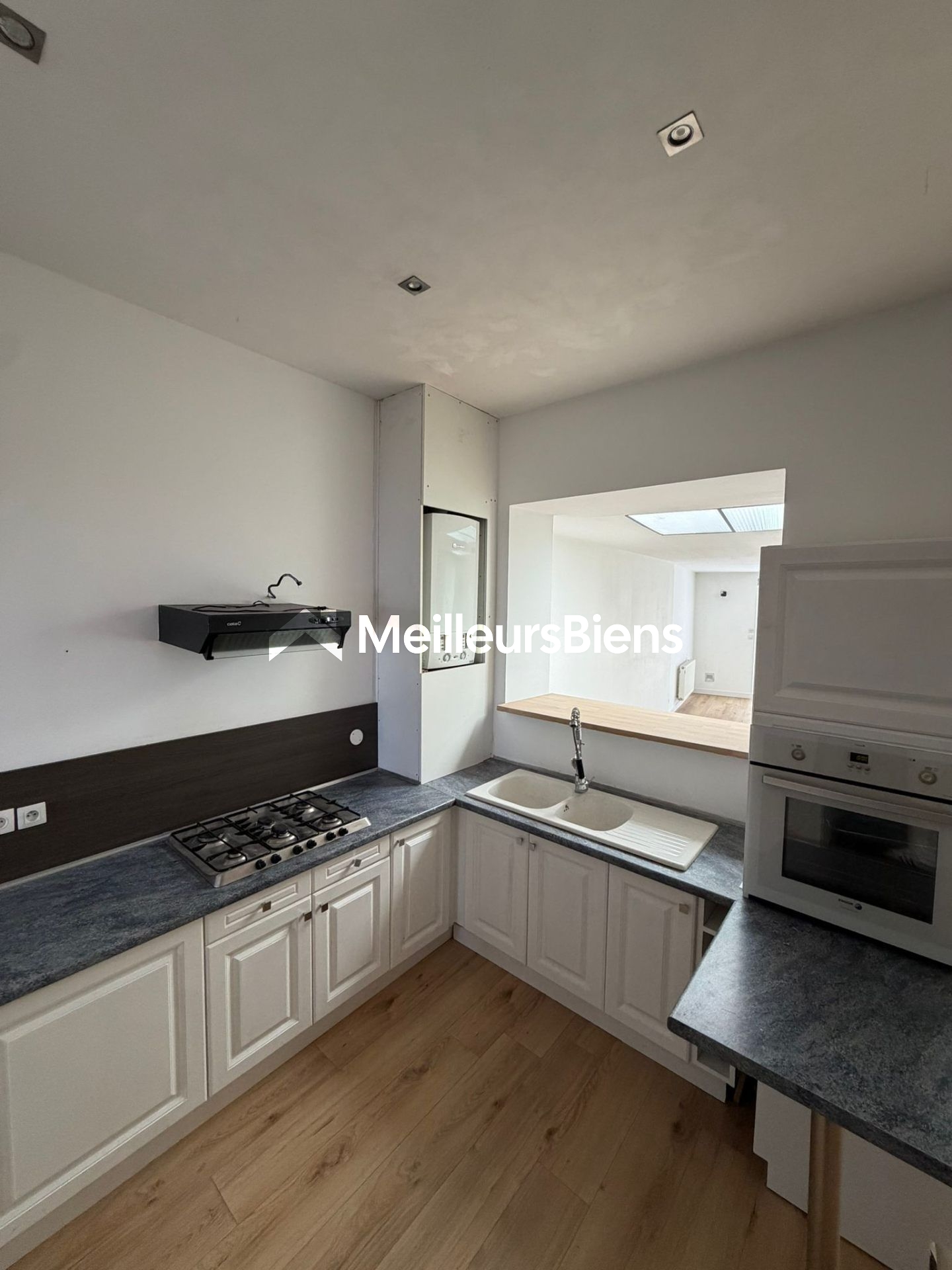 BELLE MAISON DE VILLE MITOYENNE RENOVEE 4 CHAMBRES JARDIN