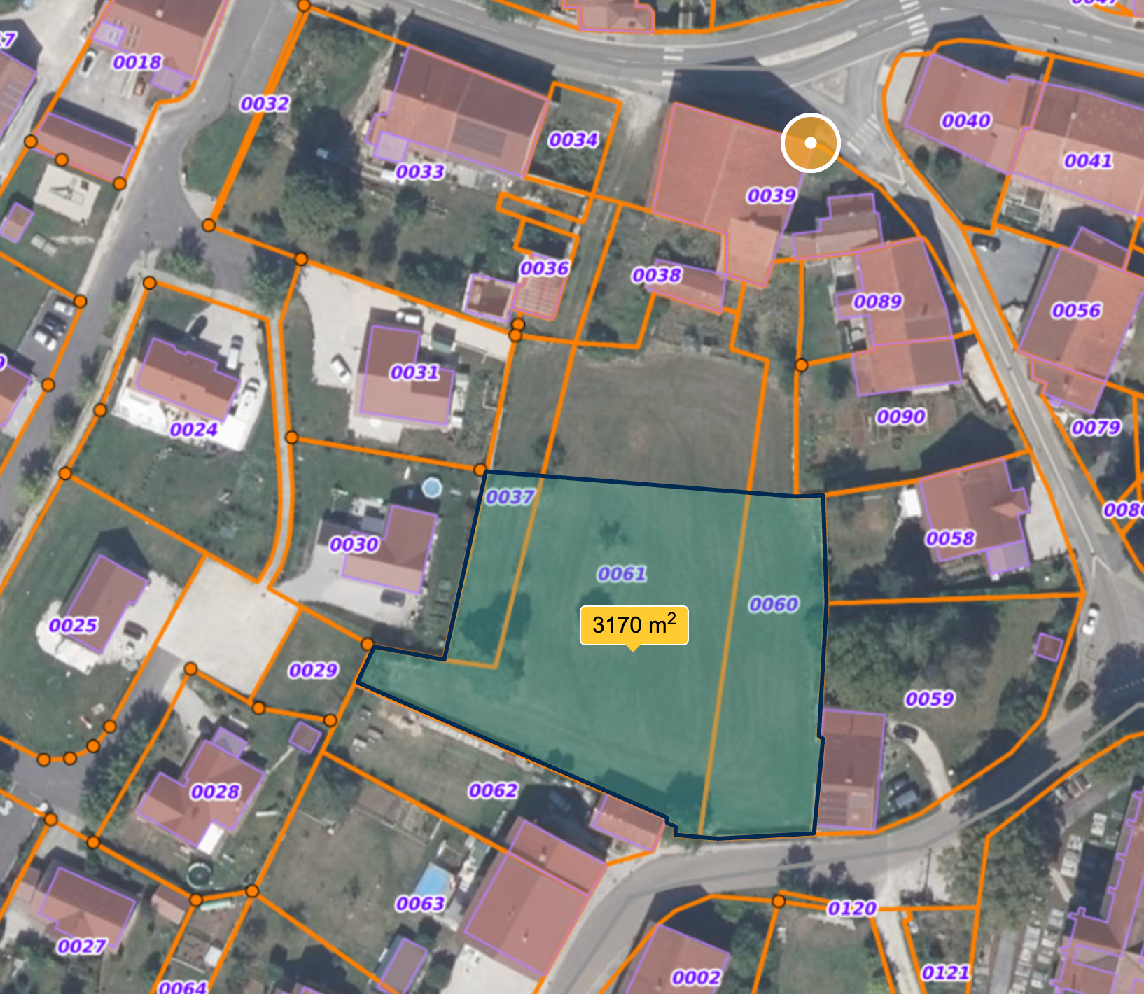 Terrain constructible de 3170 m² à Vevy, accès route de Publy