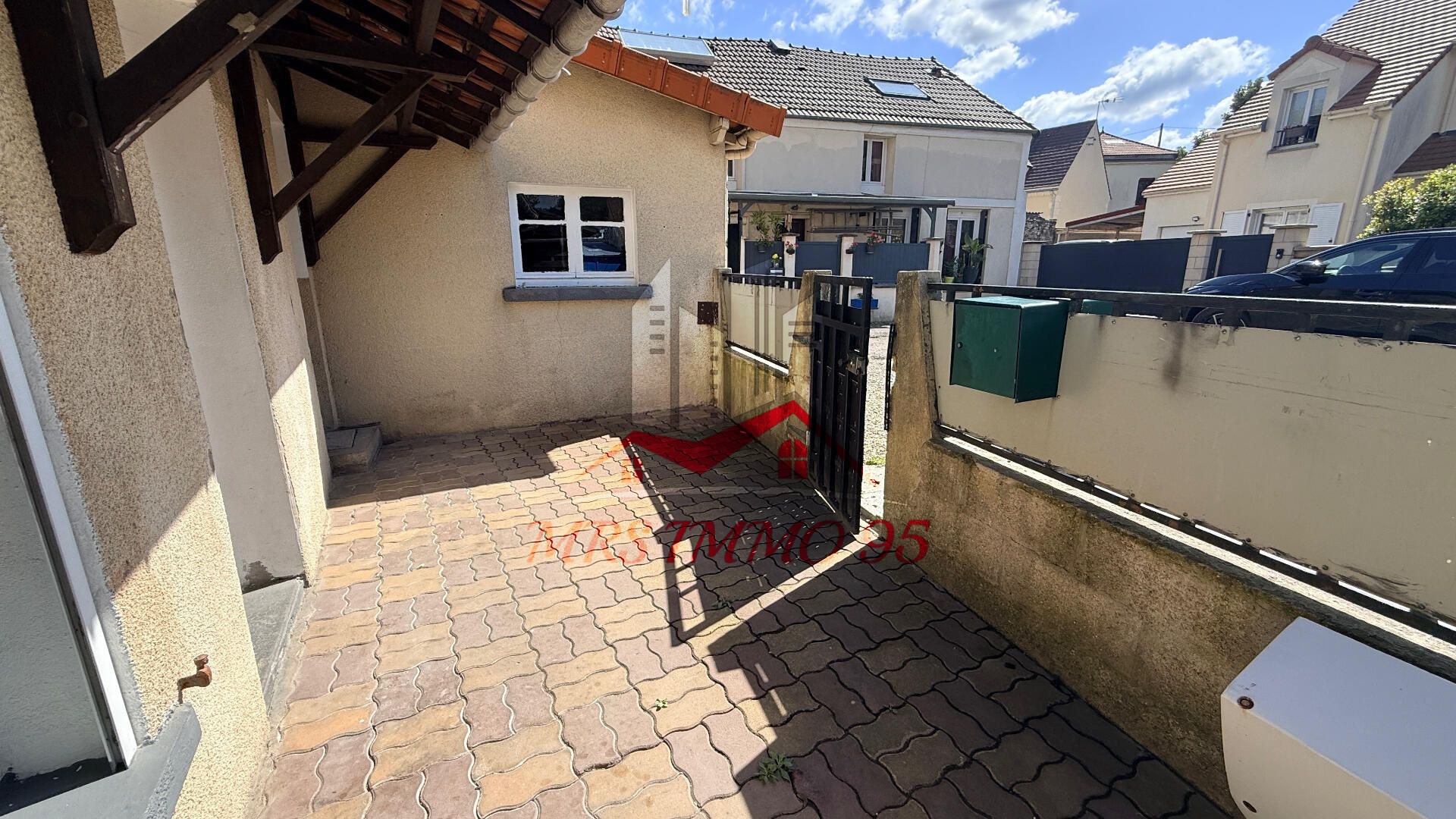 Maison triplex avec garage et terrasse
