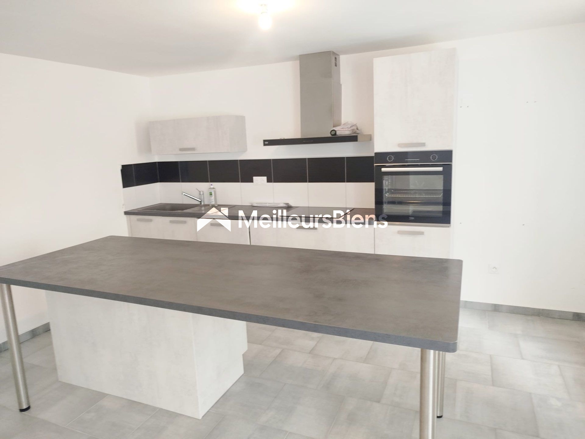 SPECIAL INVESTISSEUR ! Appartement T4 rénové de 80 m² en rez-de-terrasse à Delle