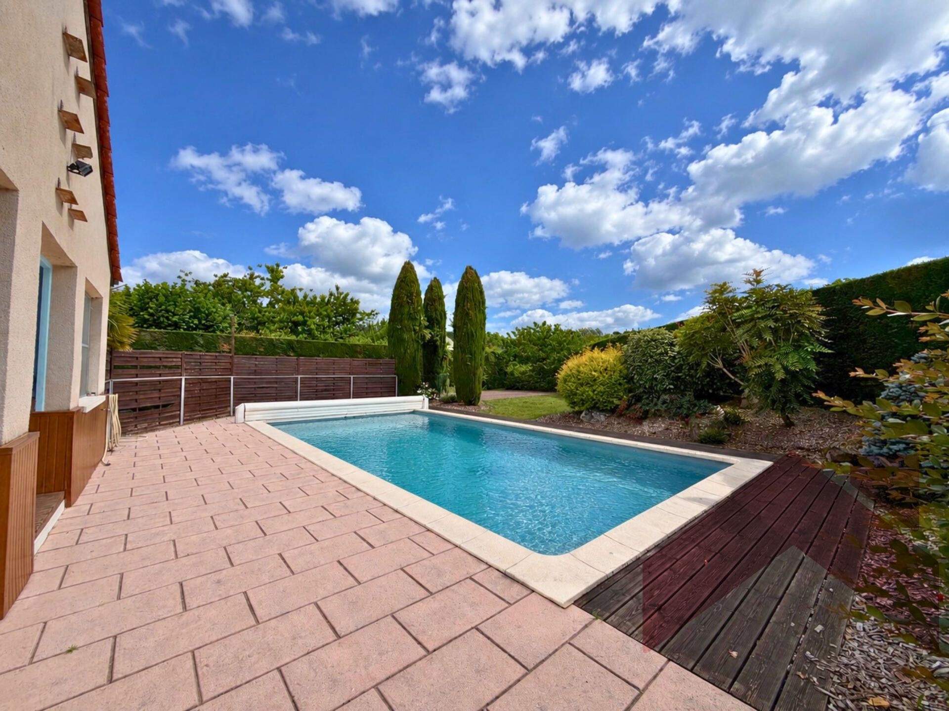 Maison familiale 15 pièces à Lalinde, 361 m² et 1390 m² terrain