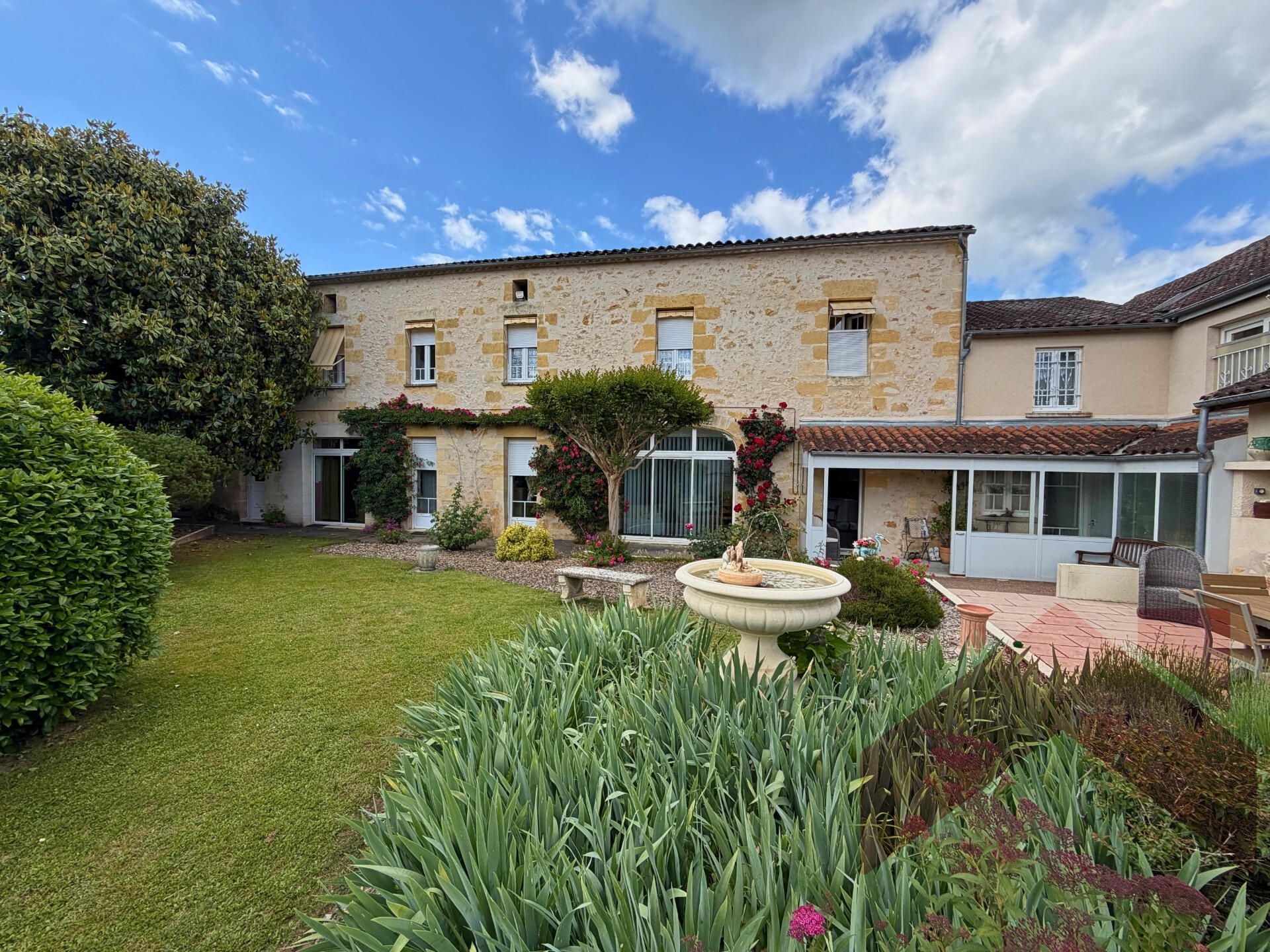 Maison familiale 15 pièces à Lalinde, 361 m² et 1390 m² terrain