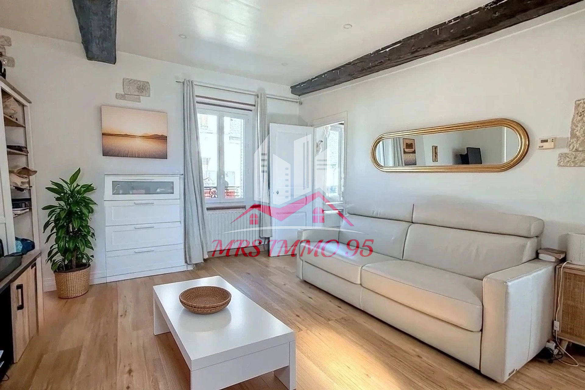 Appartement F2 en hyper-centre de Chaumontel