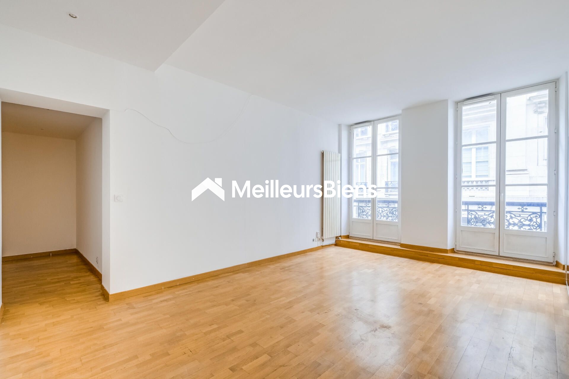 PARIS VIII - ÉLYSÉE - APPARTEMENT LUMINEUX DE 70 M²