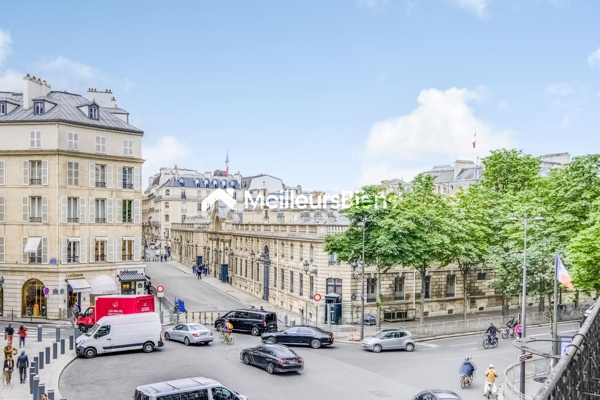 PARIS VIII - ÉLYSÉE - APPARTEMENT LUMINEUX DE 70 M²