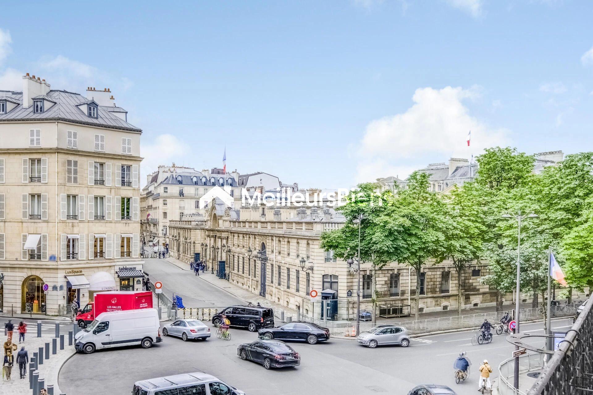 PARIS VIII - ÉLYSÉE - APPARTEMENT LUMINEUX DE 70 M²