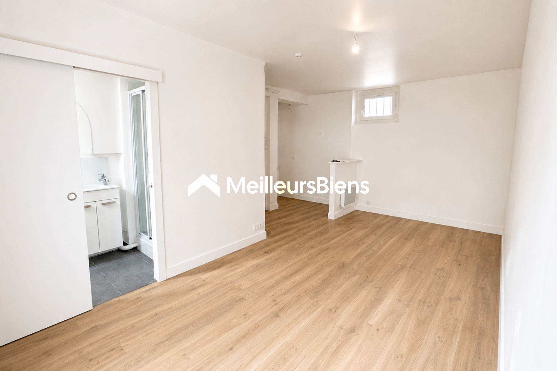 GRAND STUDIO - QUARTIER MOUFFETARD - CALME ABSOLU ET LUMINEUX