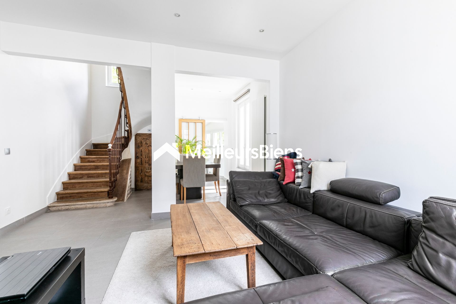 RUEIL-MALMAISON - COEUR DE VILLE - MAISON 78 M² - REFAITE A NEUF - 2 CHAMBRES - SOUS-SOL - PARKING EN LOCATION -