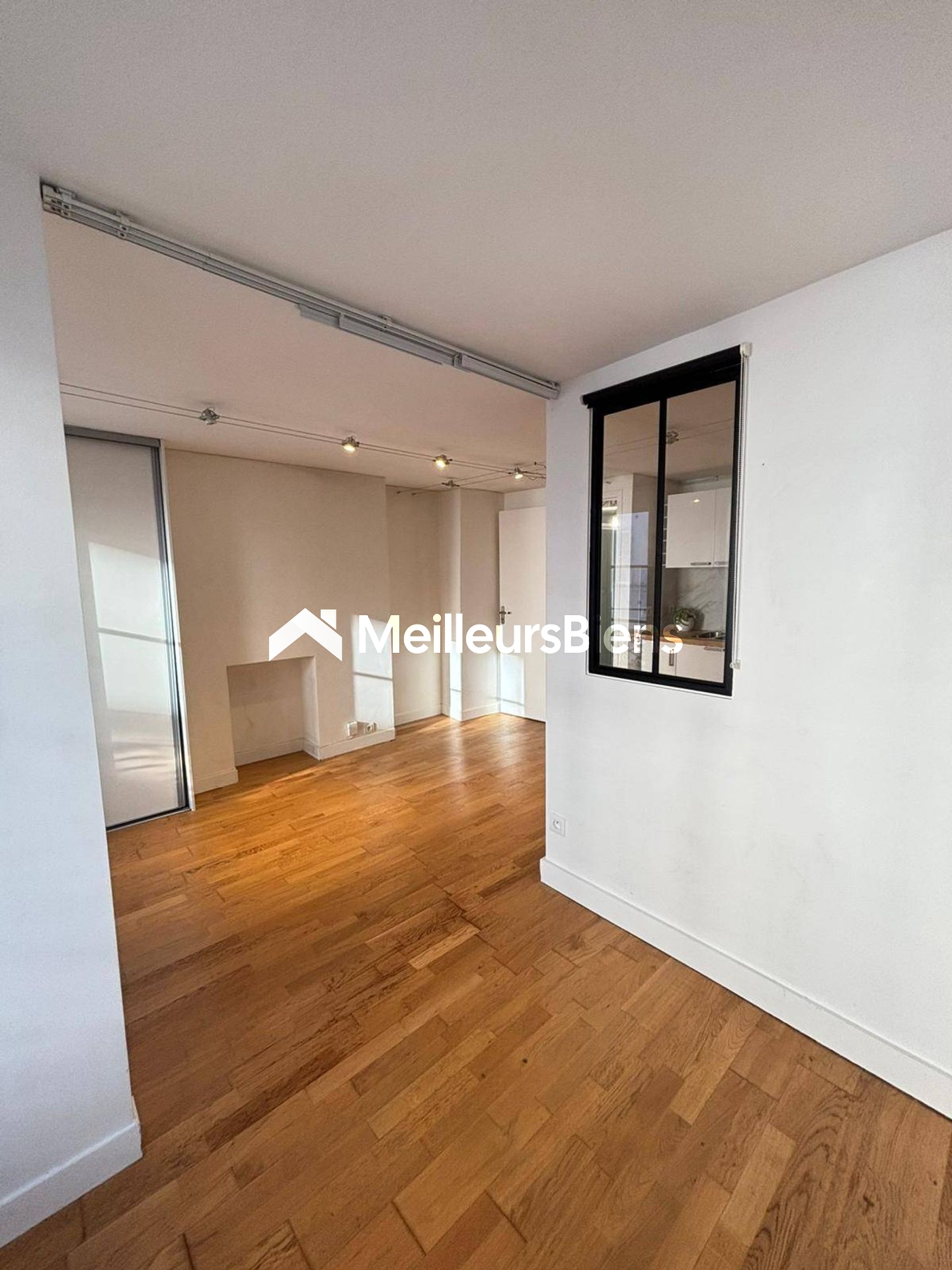 A VENDRE - Grand studio avec coin chambre - 25m2 - Paris 12 - Gare de Lyon