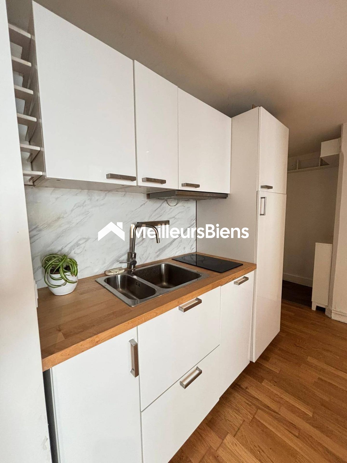 A VENDRE - Grand studio avec coin chambre - 25m2 - Paris 12 - Gare de Lyon