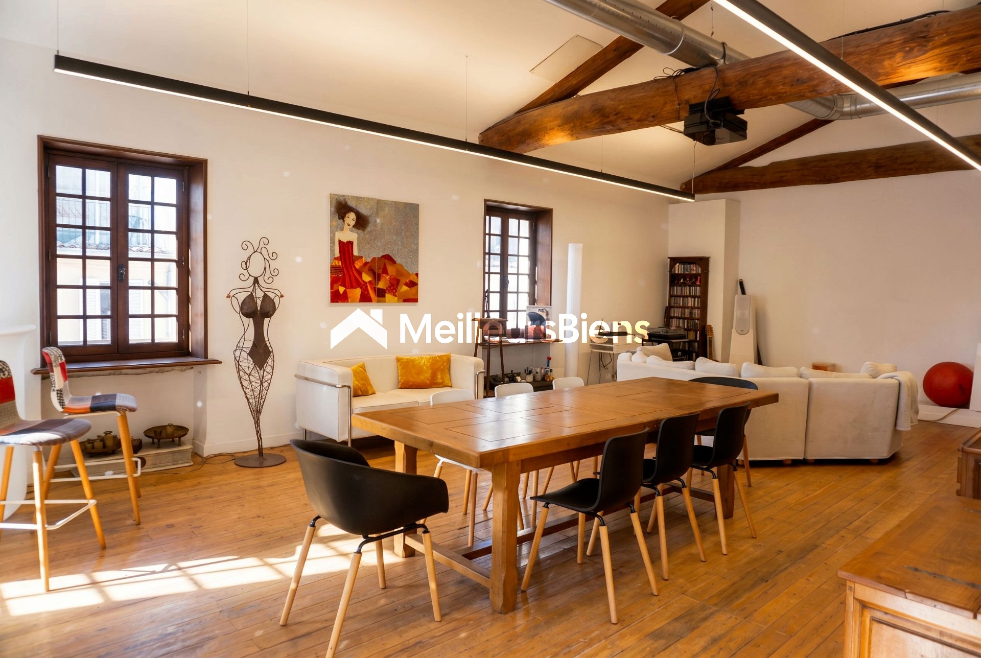Loft de 250m2 sur le vieux port au coeur de Marseille - usage familial et/ou professionnel.