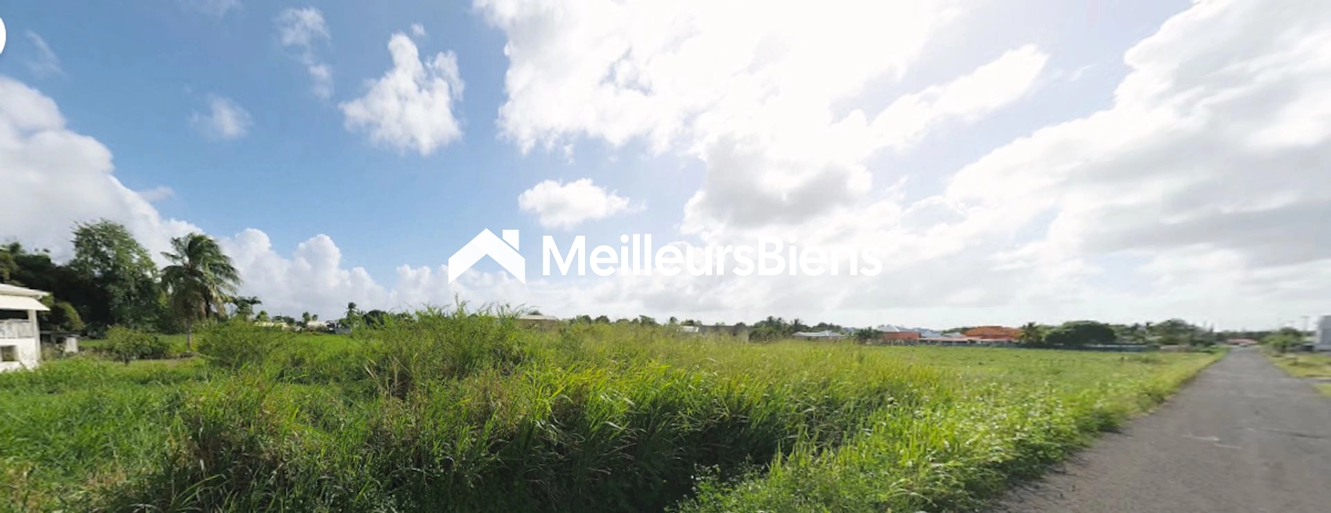 Terrain de 1029 m² à Sainte-Anne, idéal pour projet immobilier