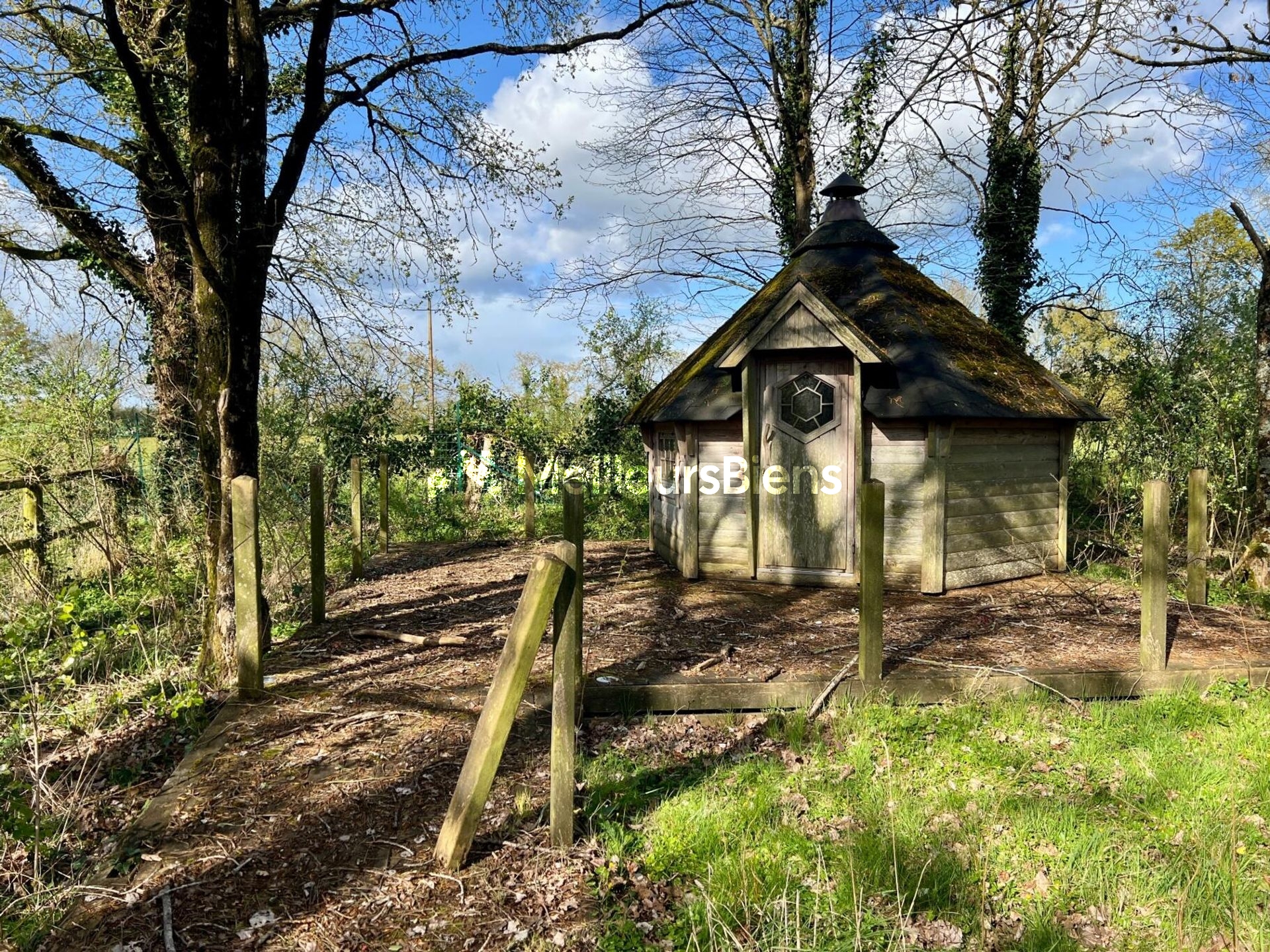 Terrain de loisirs 4048 m² à Aizenay, cadre verdoyant et calme