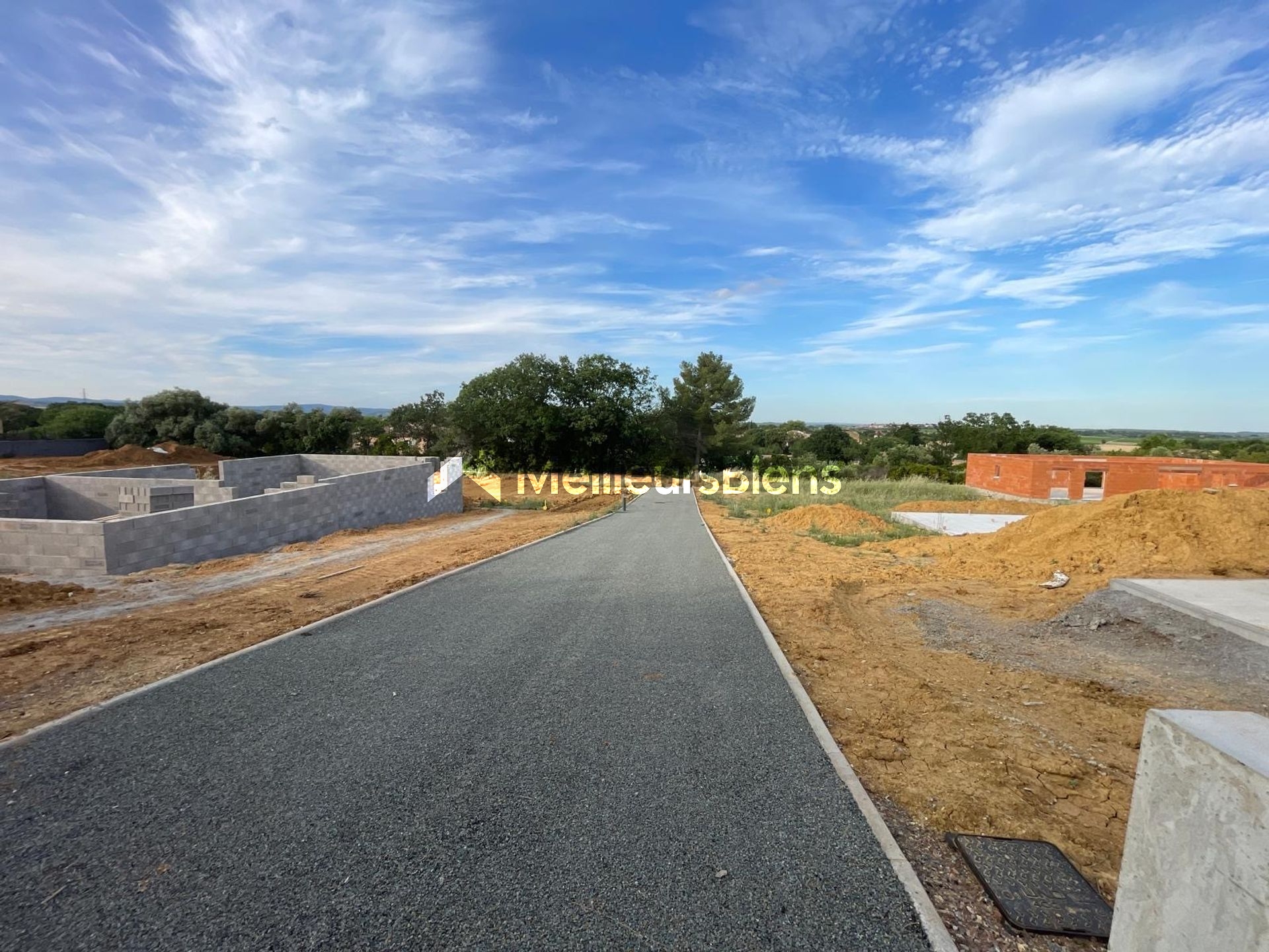 Terrain viabilisé 564 m² à Espondeilhan, prêt à construire !