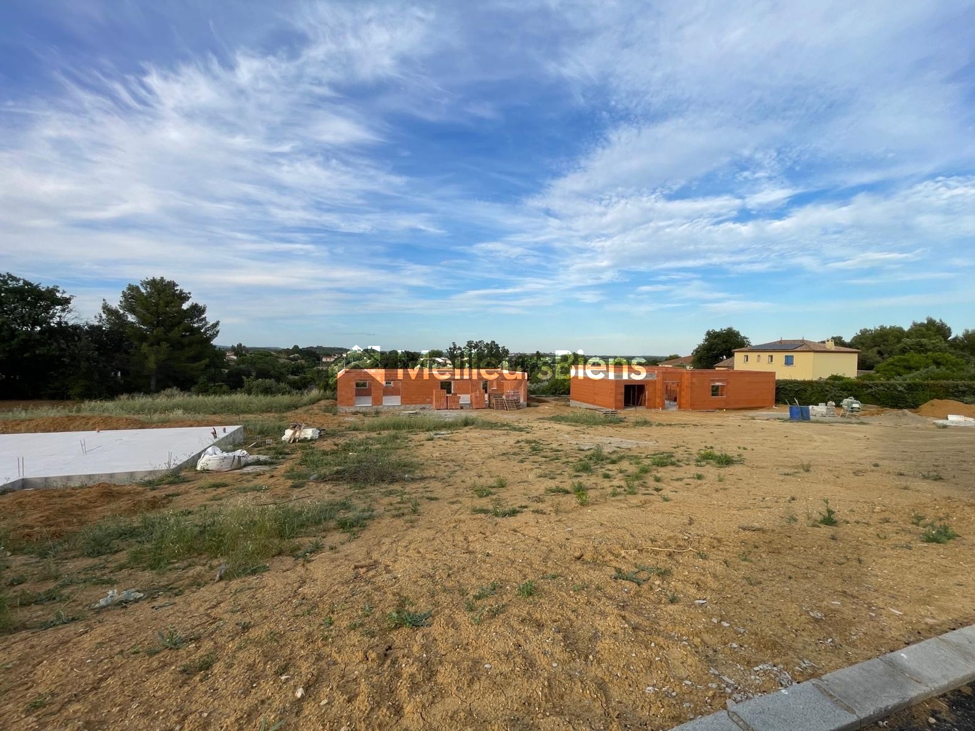 Terrain viabilisé de 538 m² à Espondeilhan, prêt à construire