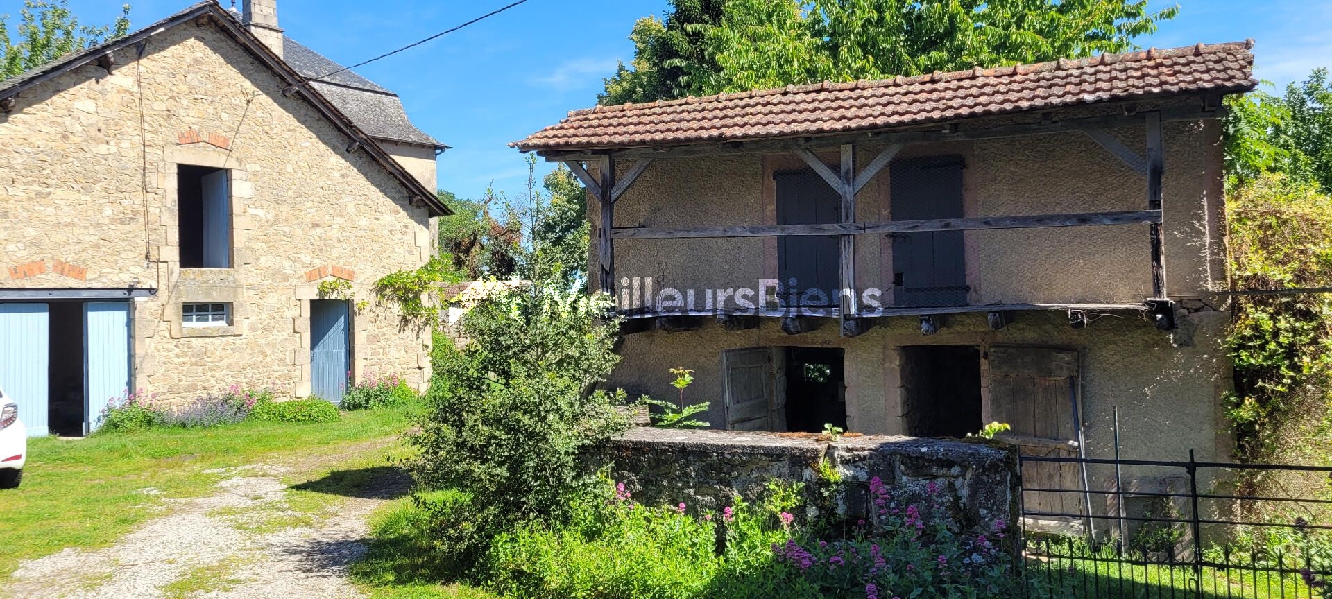 Maison du 19e avec granges , annexes, terrain de 9000 m2