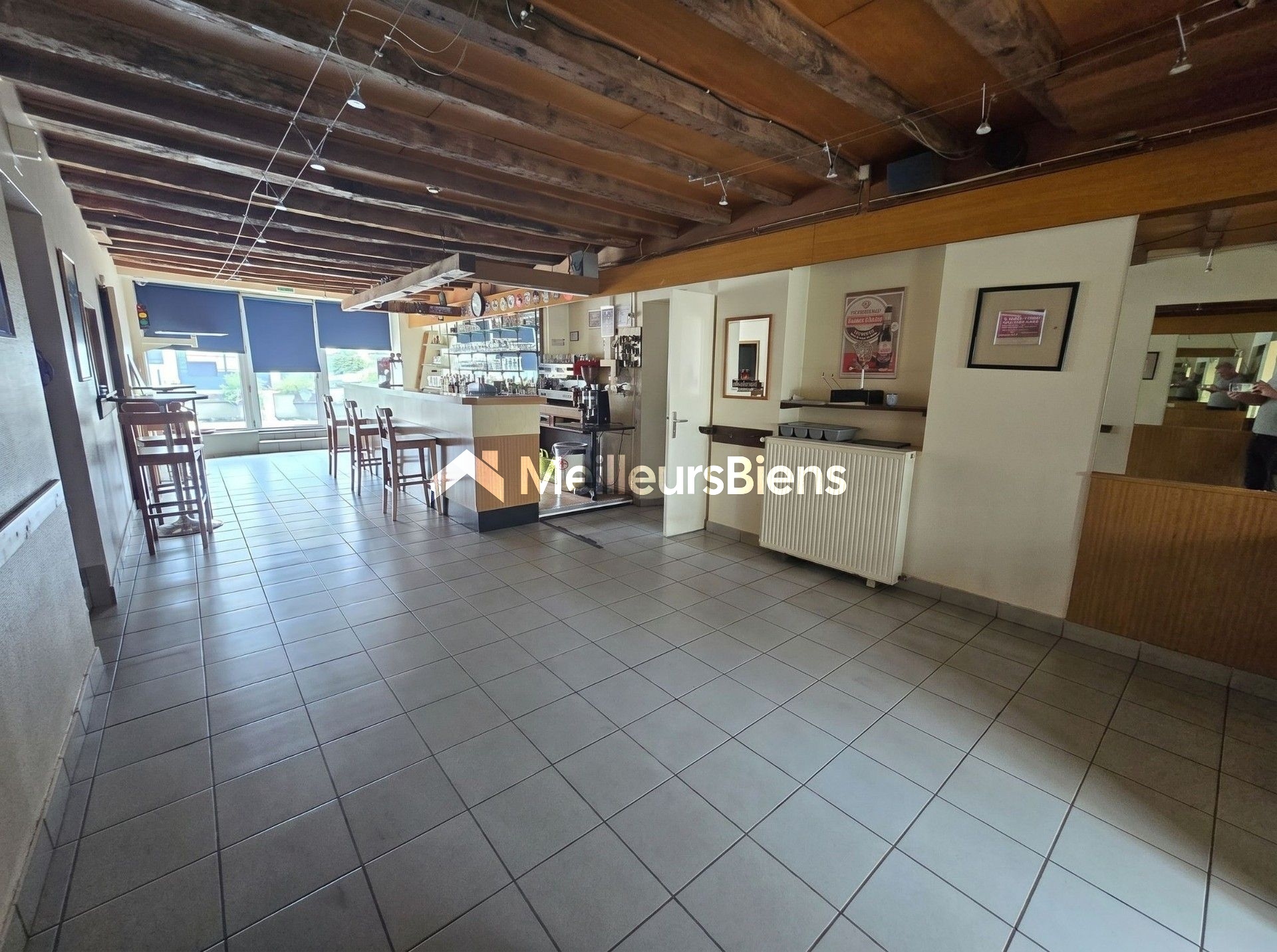 Immeuble hôtel-restaurant de 473 m² à Auxonne, 13 chambres