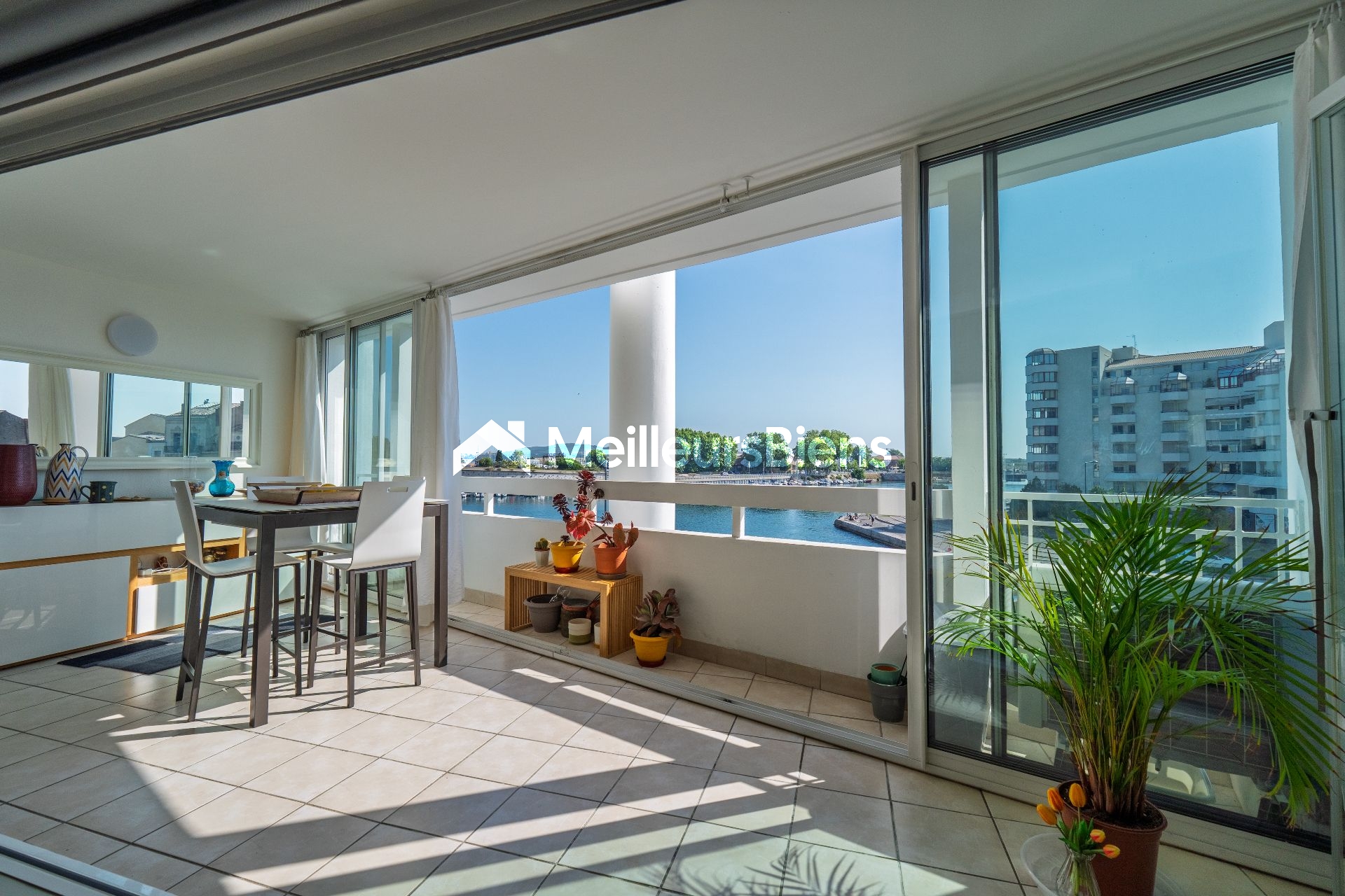 Appartement en résidence avec vue sur les canaux