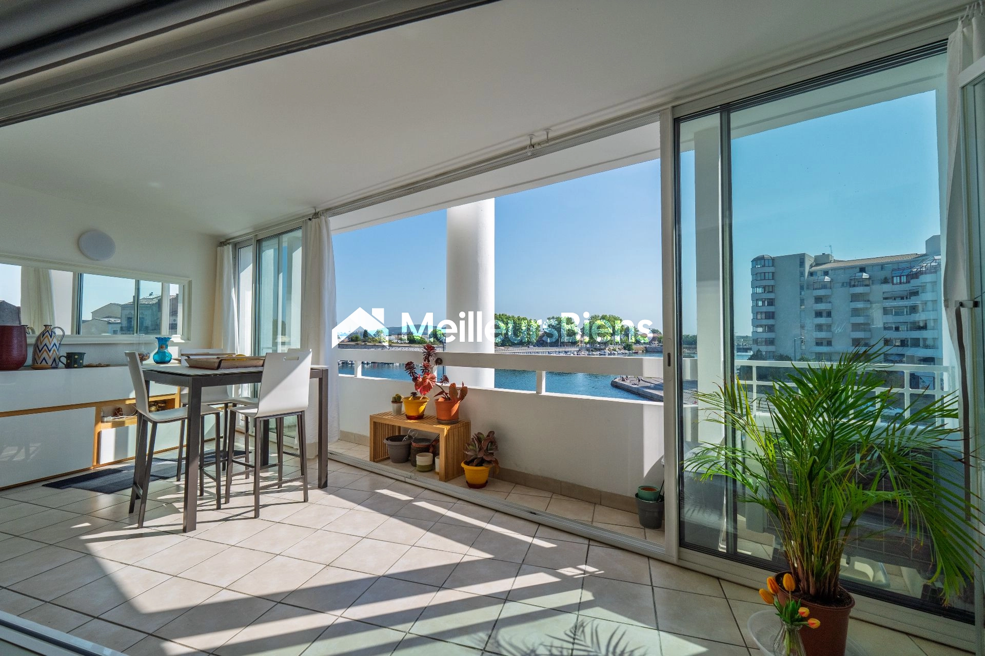 Appartement en résidence avec vue sur les canaux