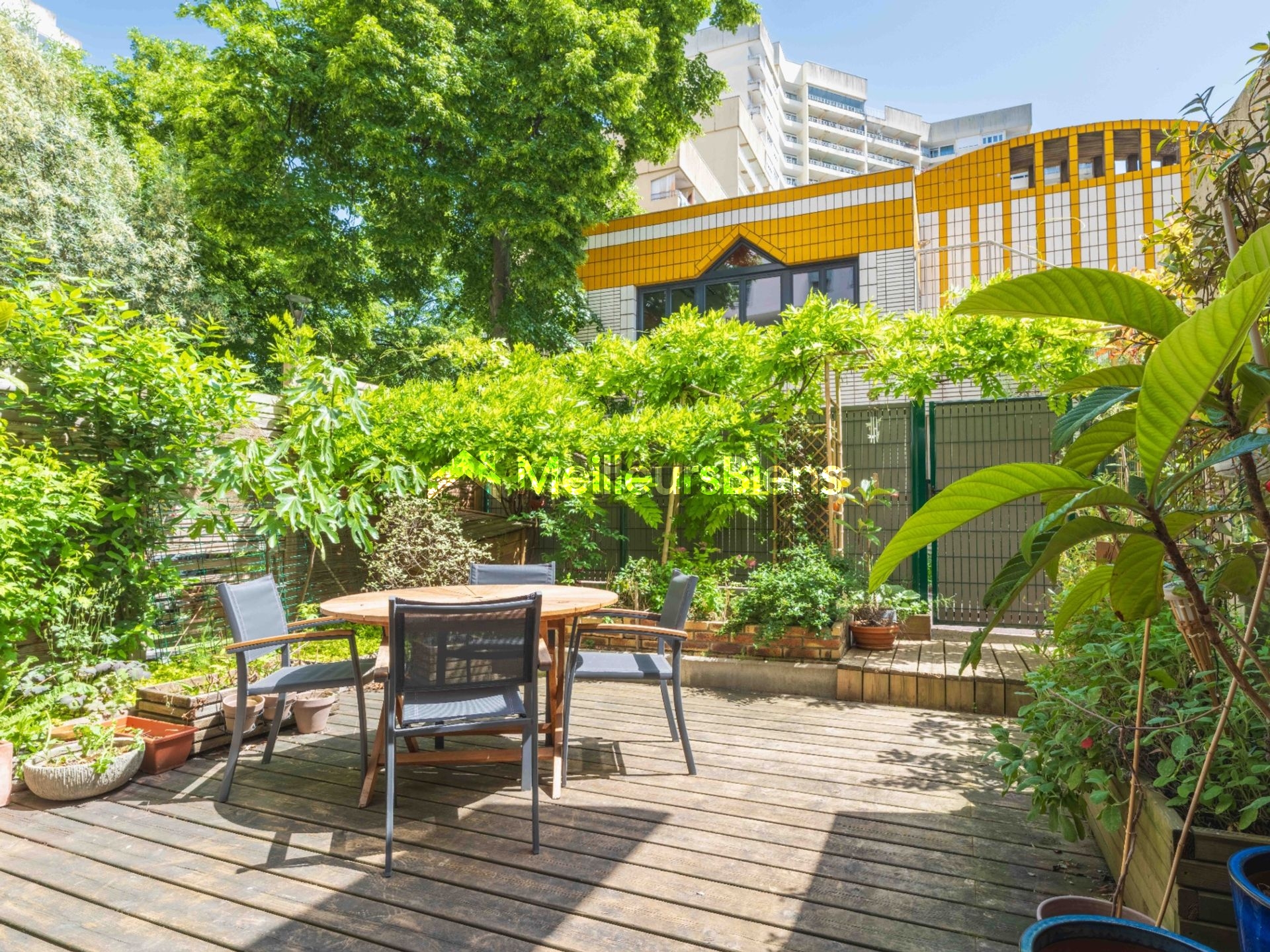Appartement triplex 6 pièces de 144 m² à Nanterre, rénové
