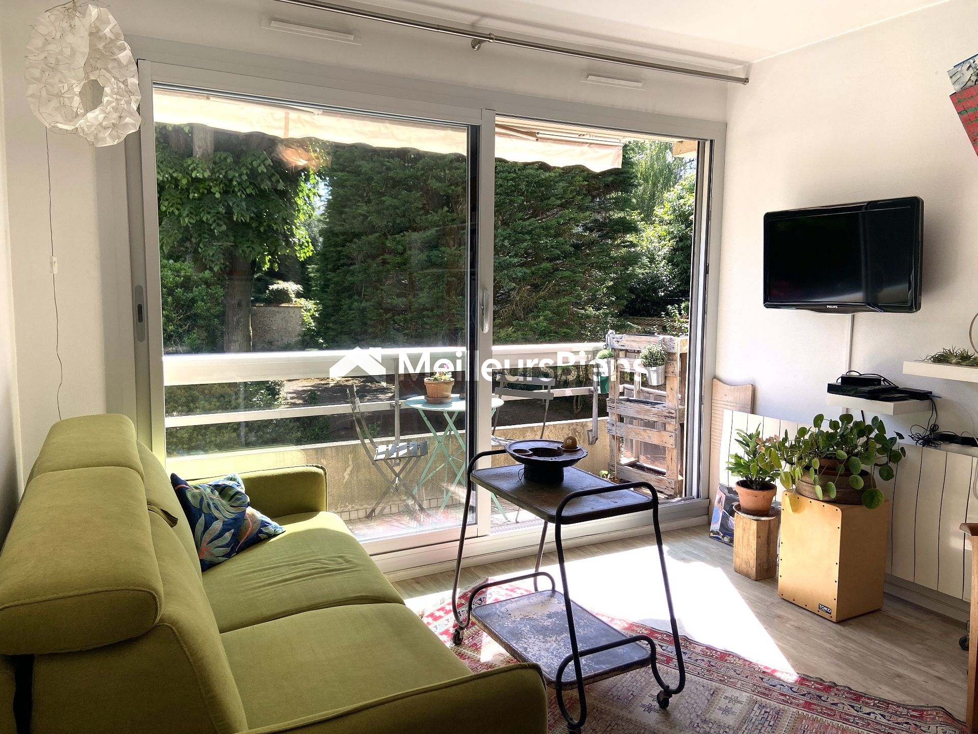 Chartres à 3mn du cinéma, ravissant 2 pièces lumineux , balcon sur jardin et cave