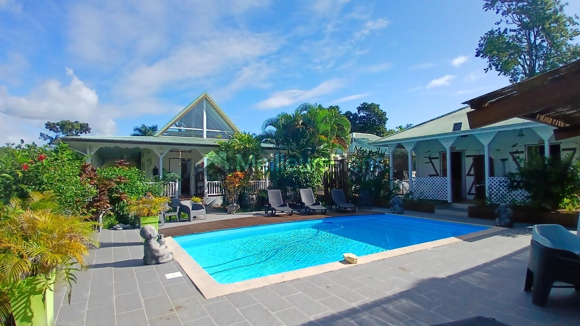 Propriété avec Villa Piscine et 5 gîtes