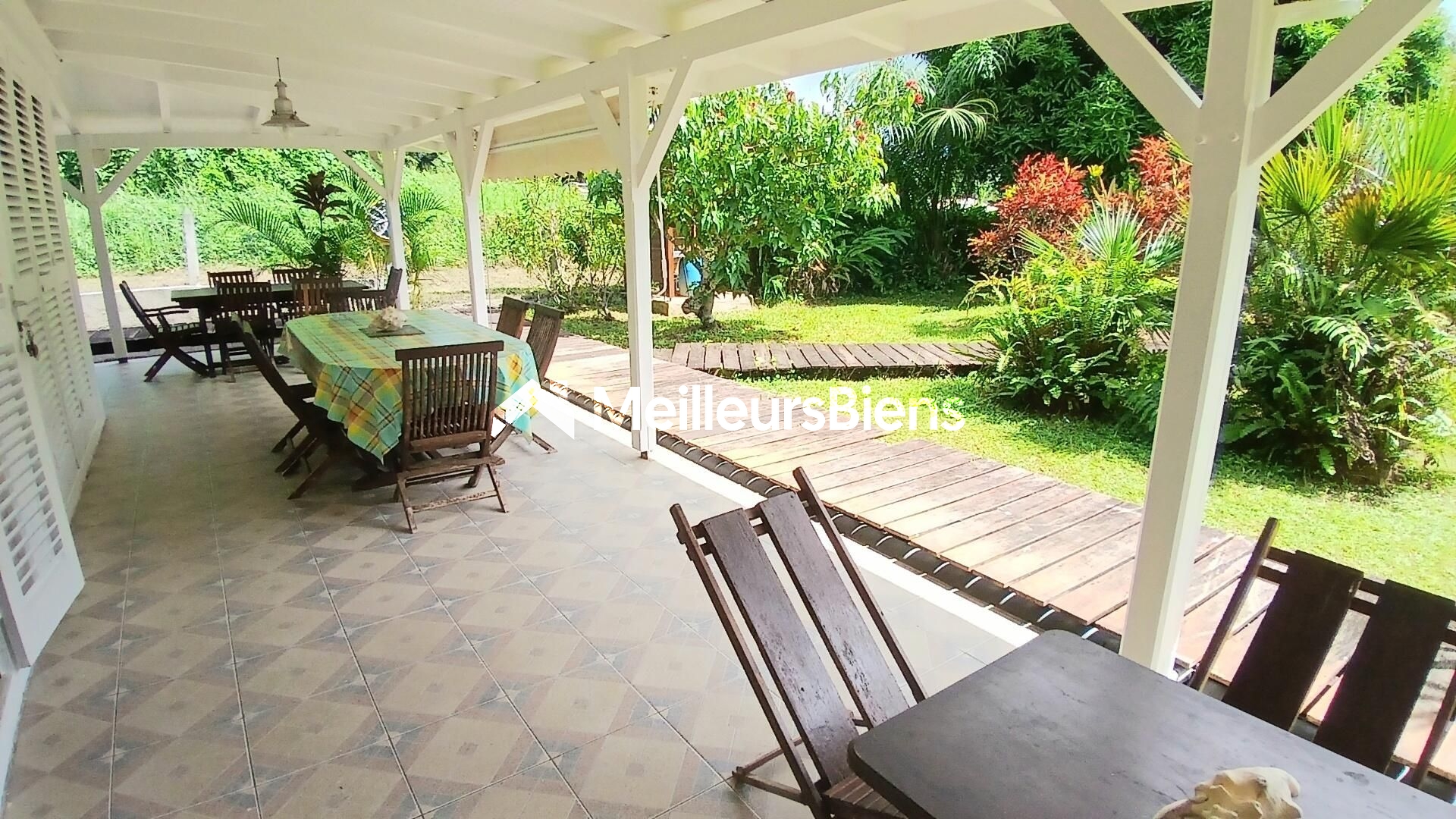 Propriété avec Villa Piscine et 5 gîtes