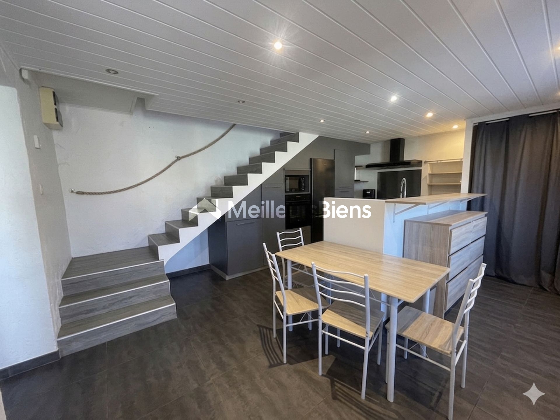 Maison de charme avec jardin et garage