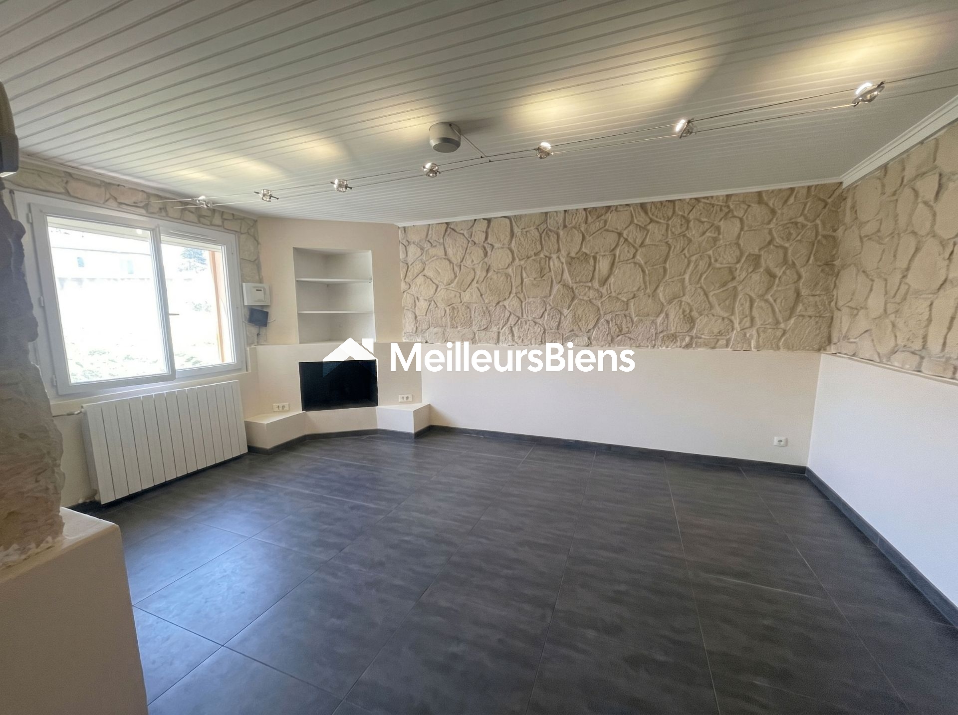 Maison de charme avec jardin et garage