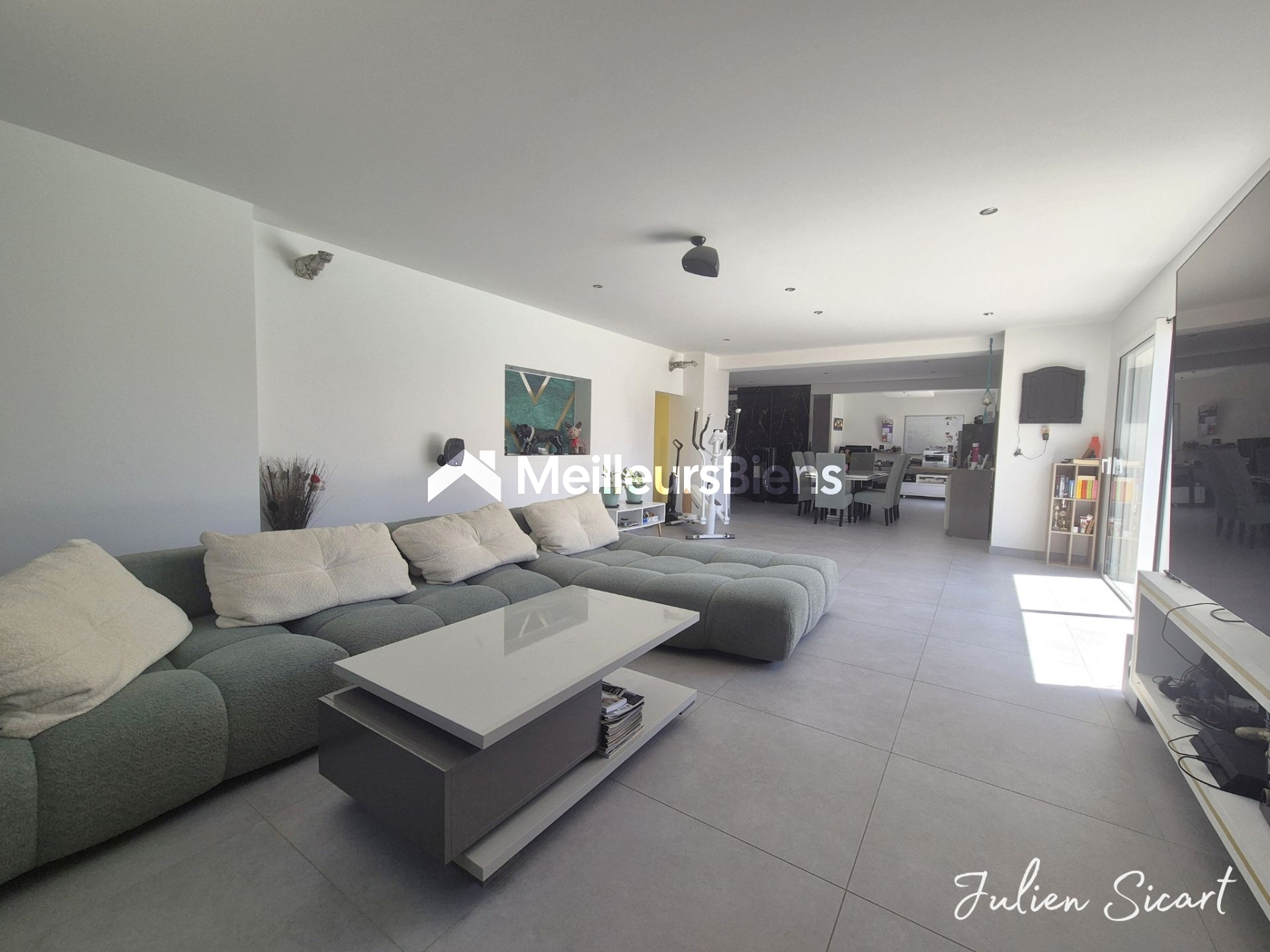 Villa 3 faces entièrement rénovée