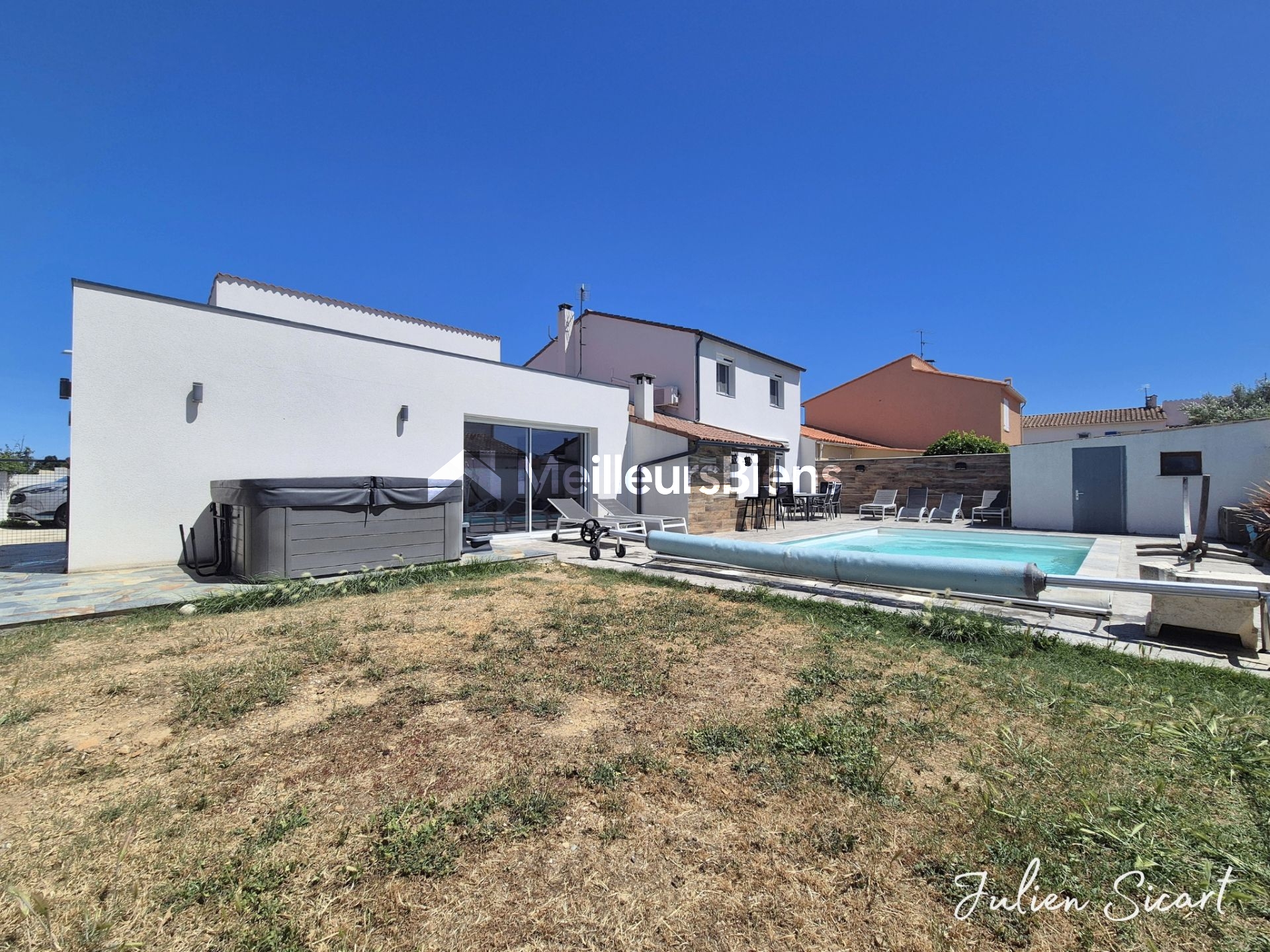 Villa 3 faces entièrement rénovée